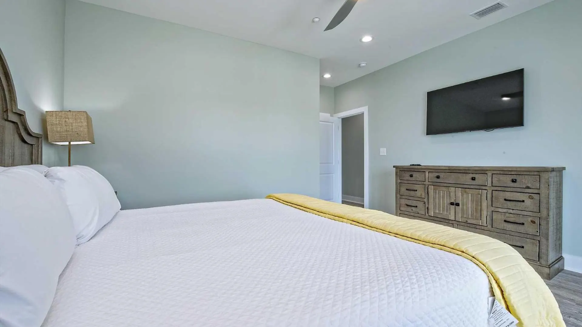 Absolutely Beachy 5 Bedroom Lockout Holiday home Gulf Shores
