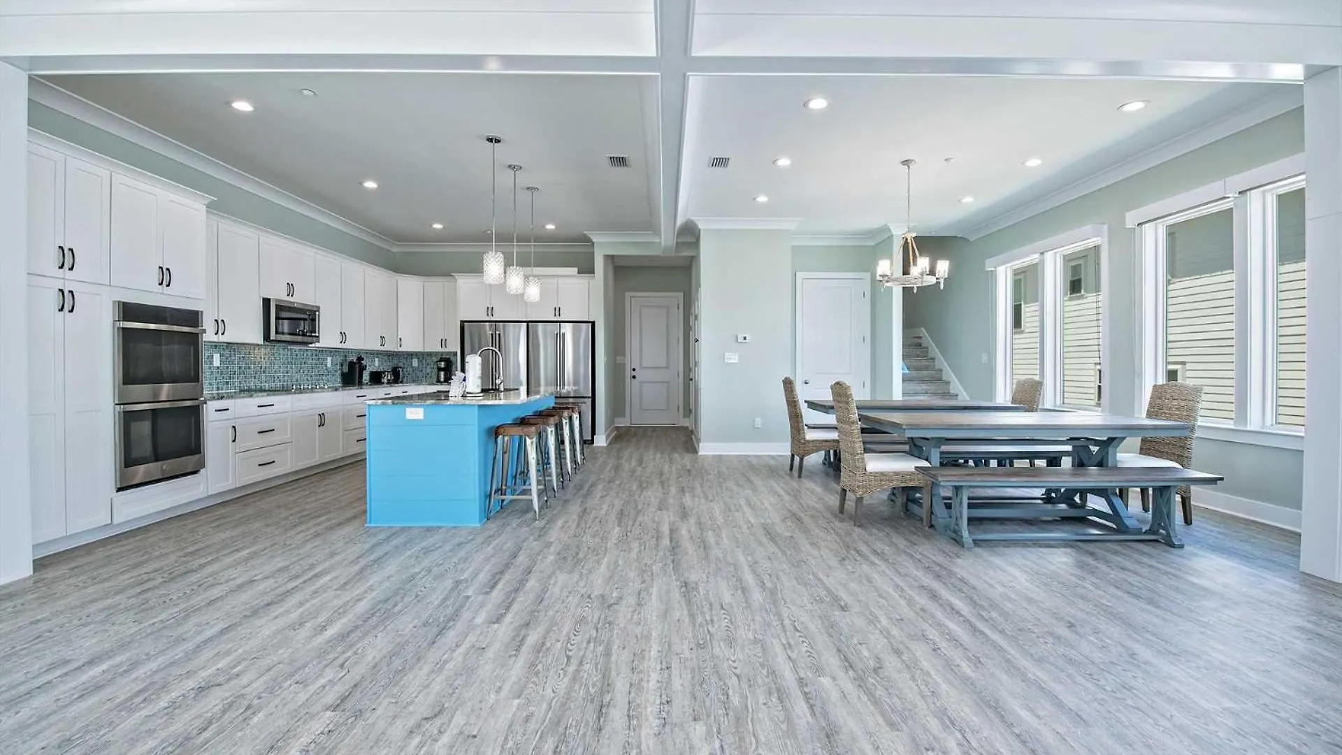 Absolutely Beachy 5 Bedroom Lockout Holiday home