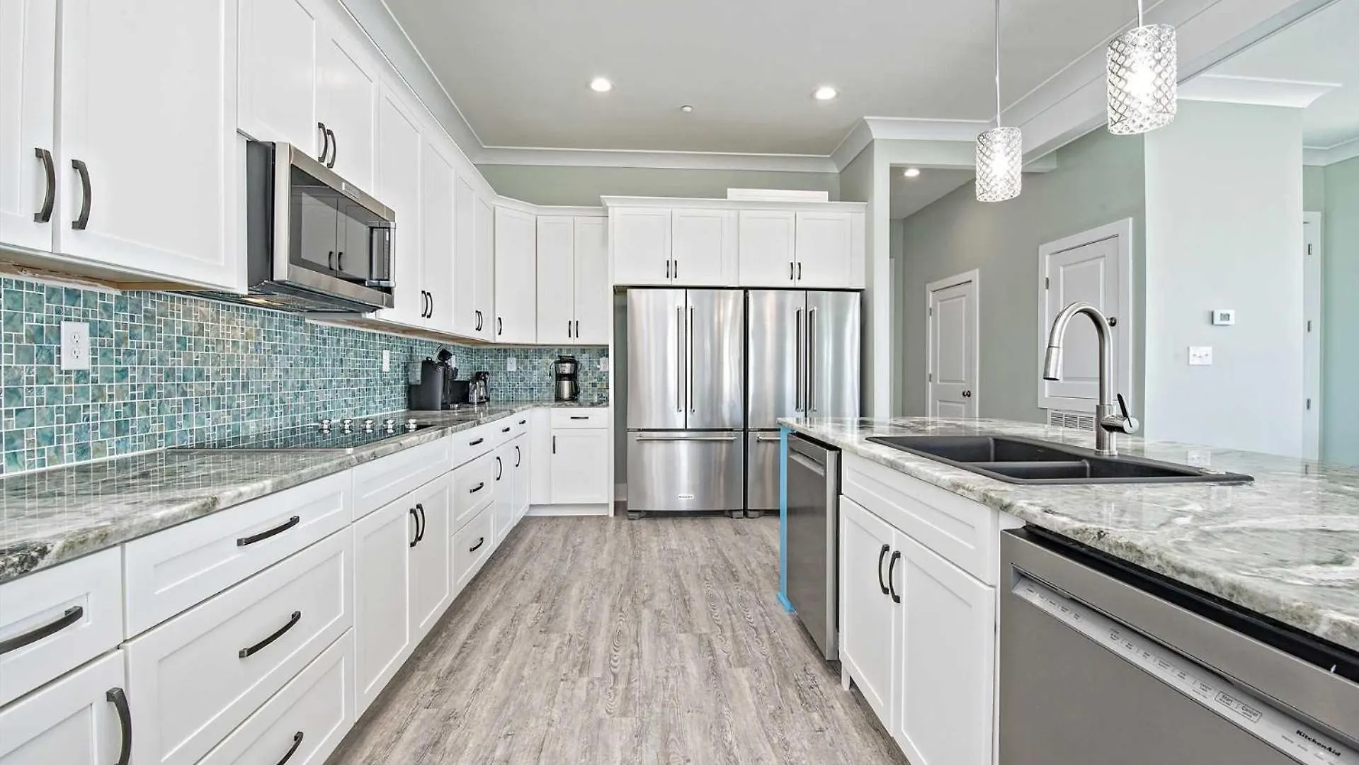 Absolutely Beachy 5 Bedroom Lockout * Gulf Shores