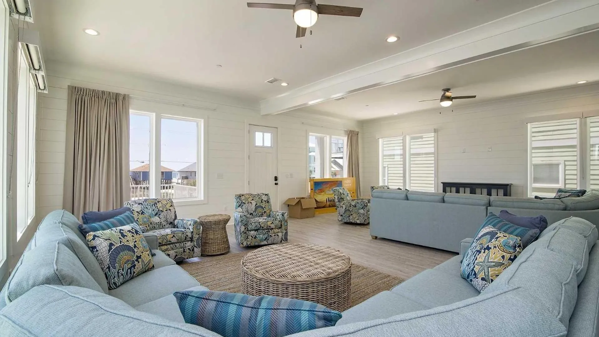 Zoe's Zen 5 Bedroom Lockout Holiday home
