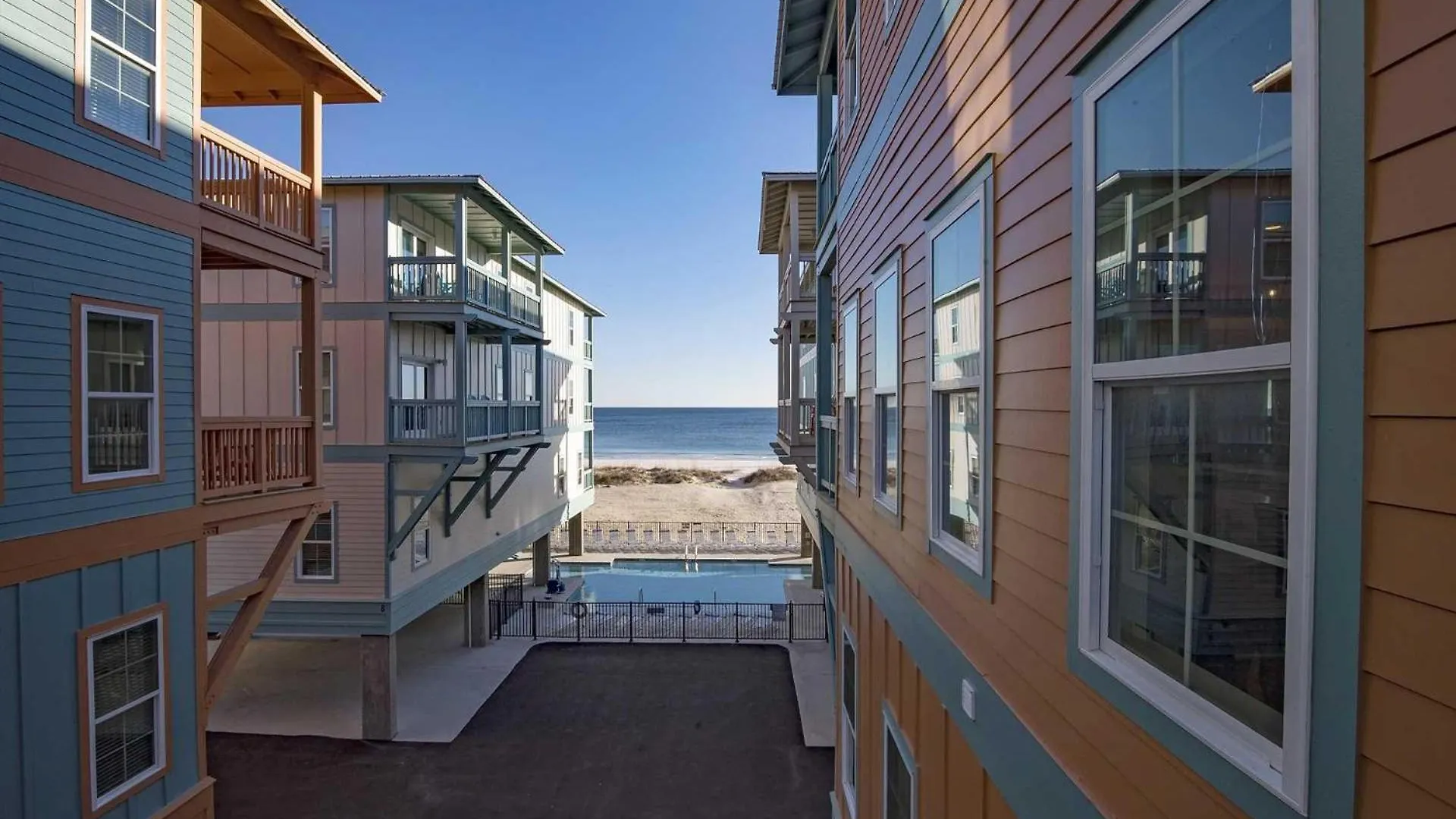 Breezyville Northwest Sky 12br *