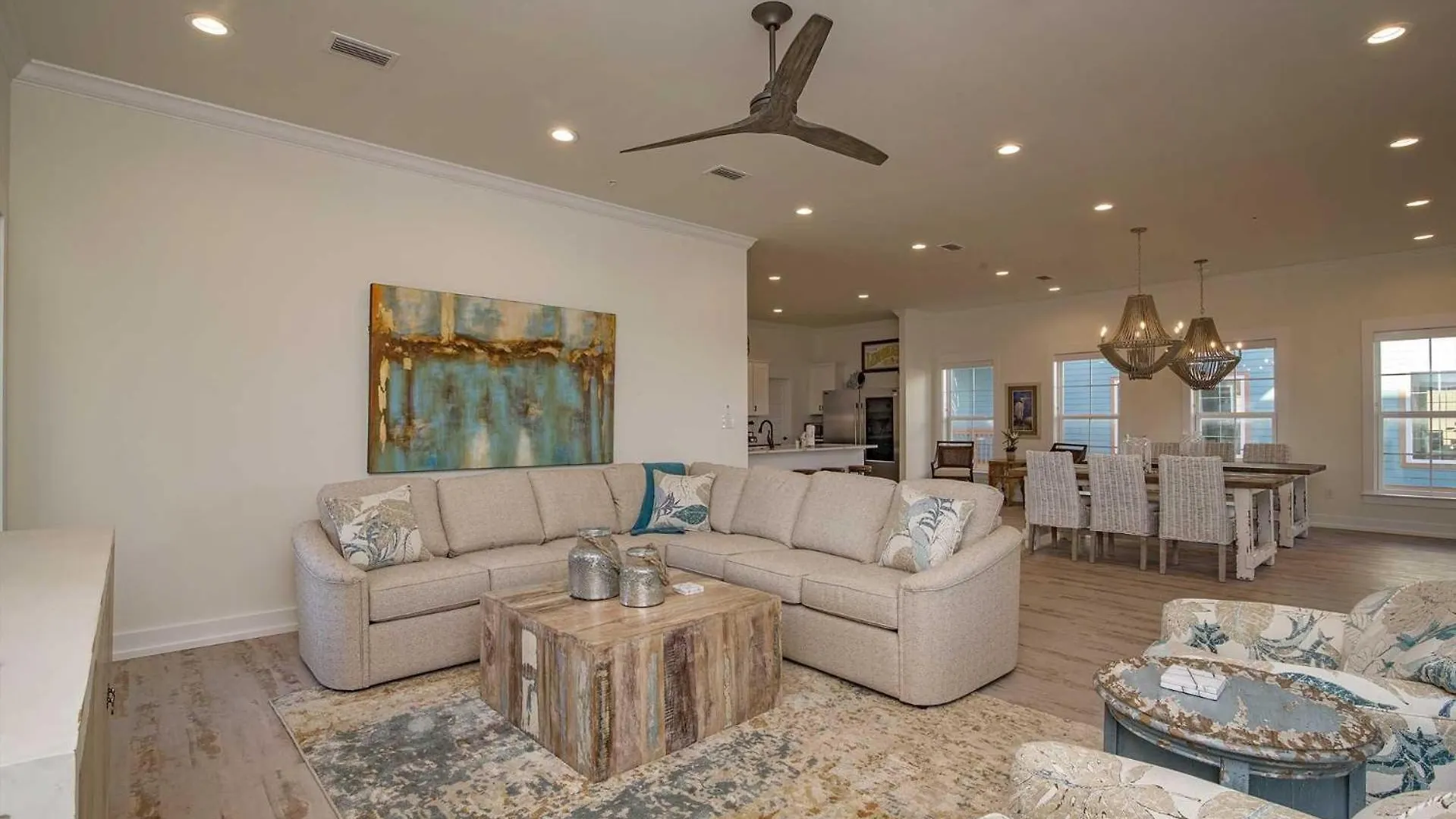 Breezyville Northwest Sky 12br Holiday home *