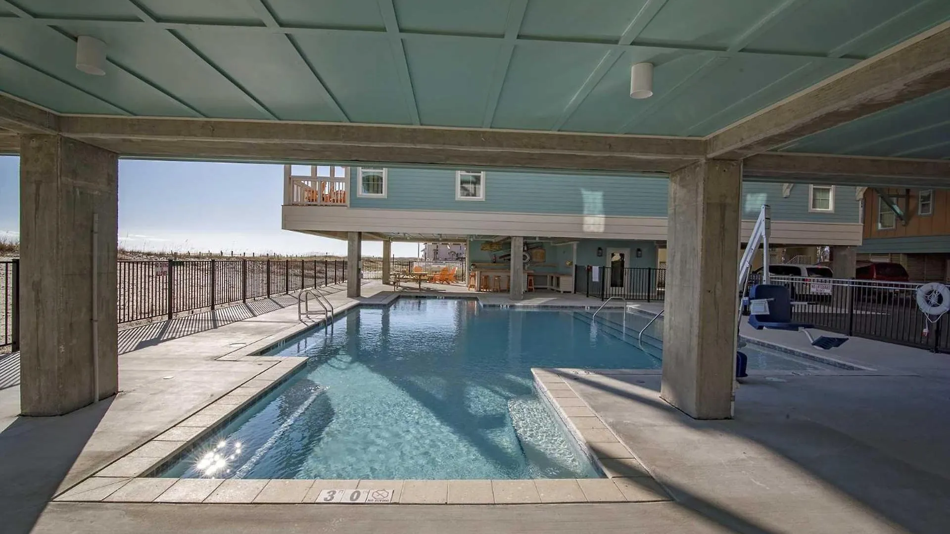 Breezyville Northwest Sky 12br