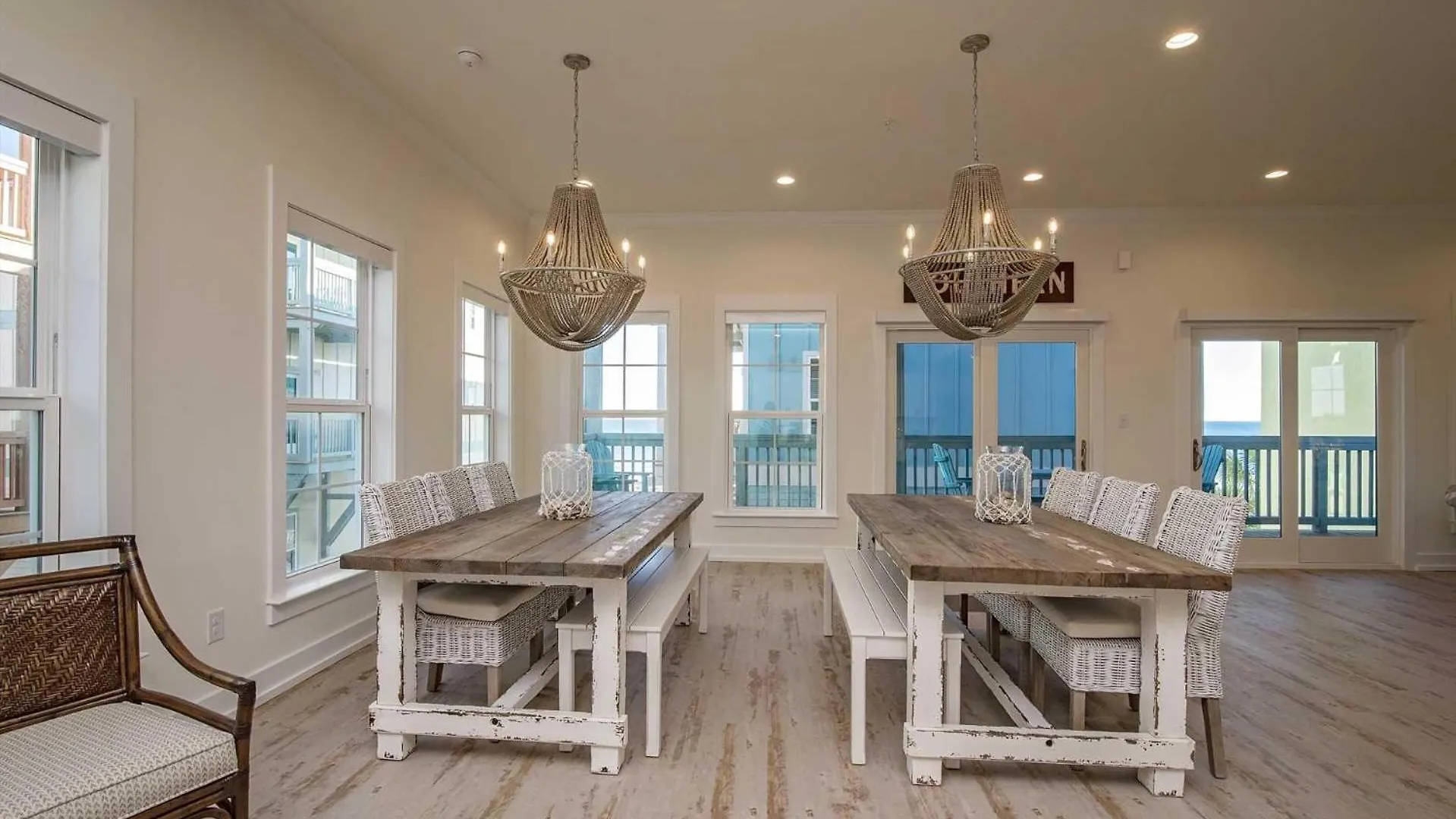 Breezyville Northwest Sky 12br Holiday home