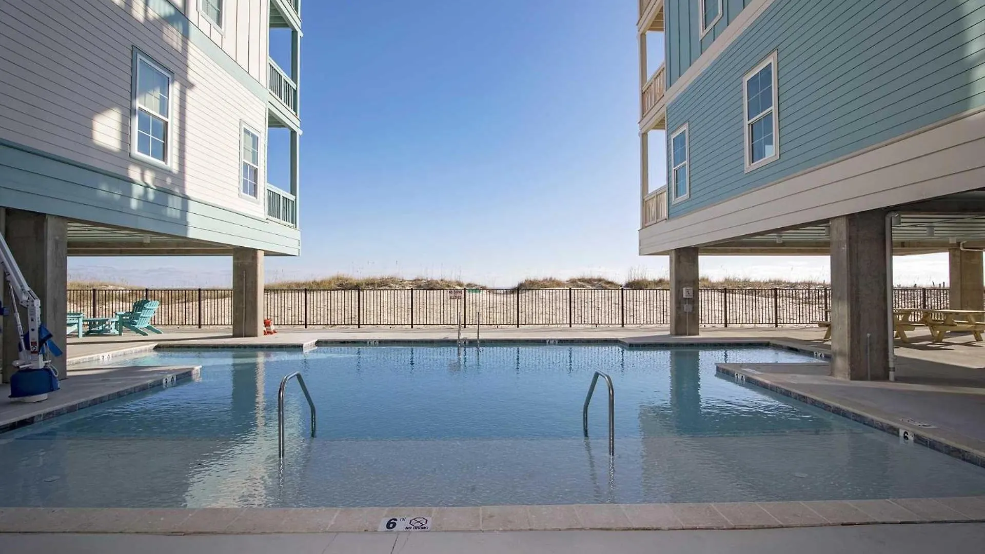 Breezyville Northwest Sky 12br