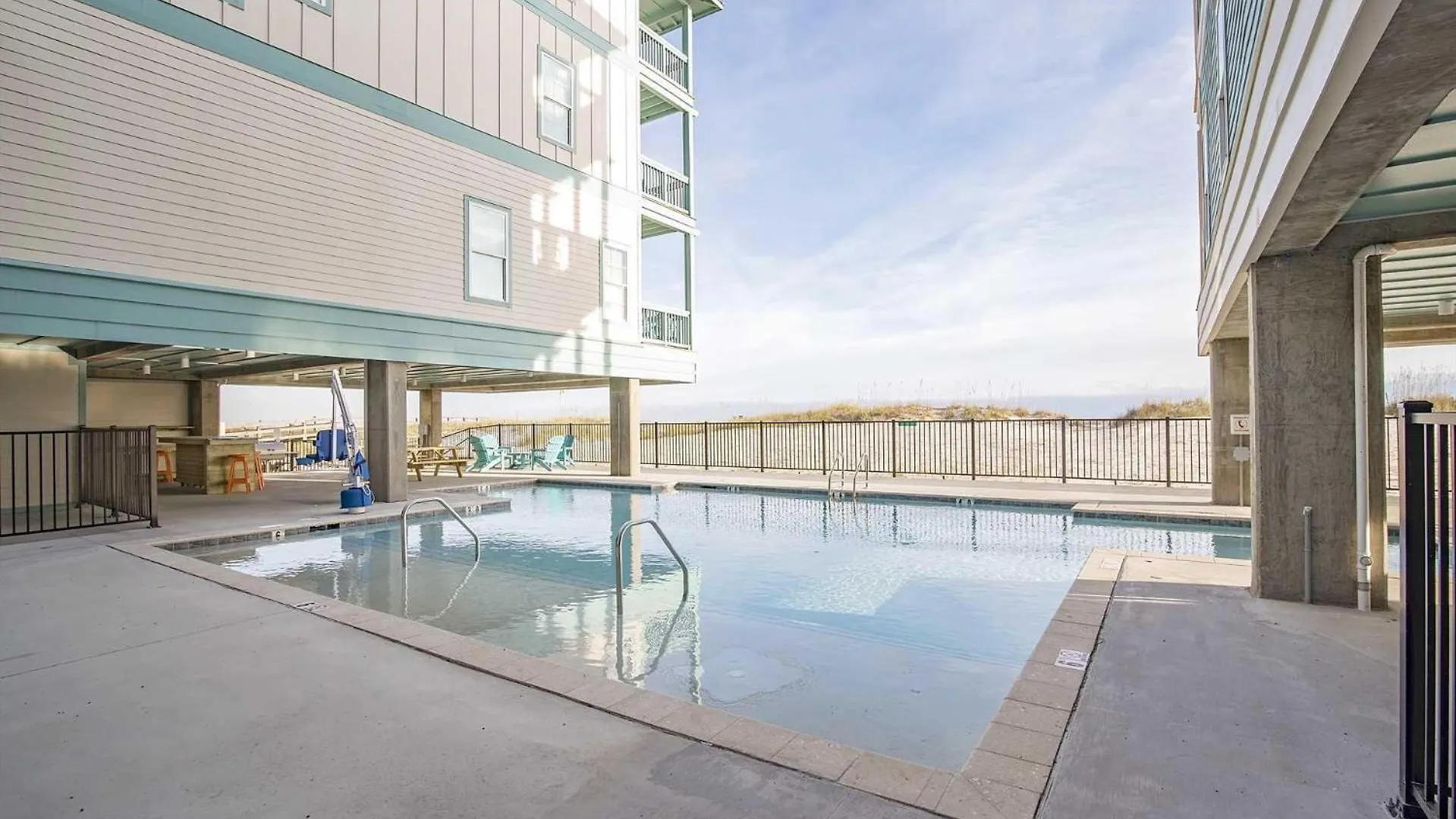 Breezyville Northeast Sun 12br Holiday home *