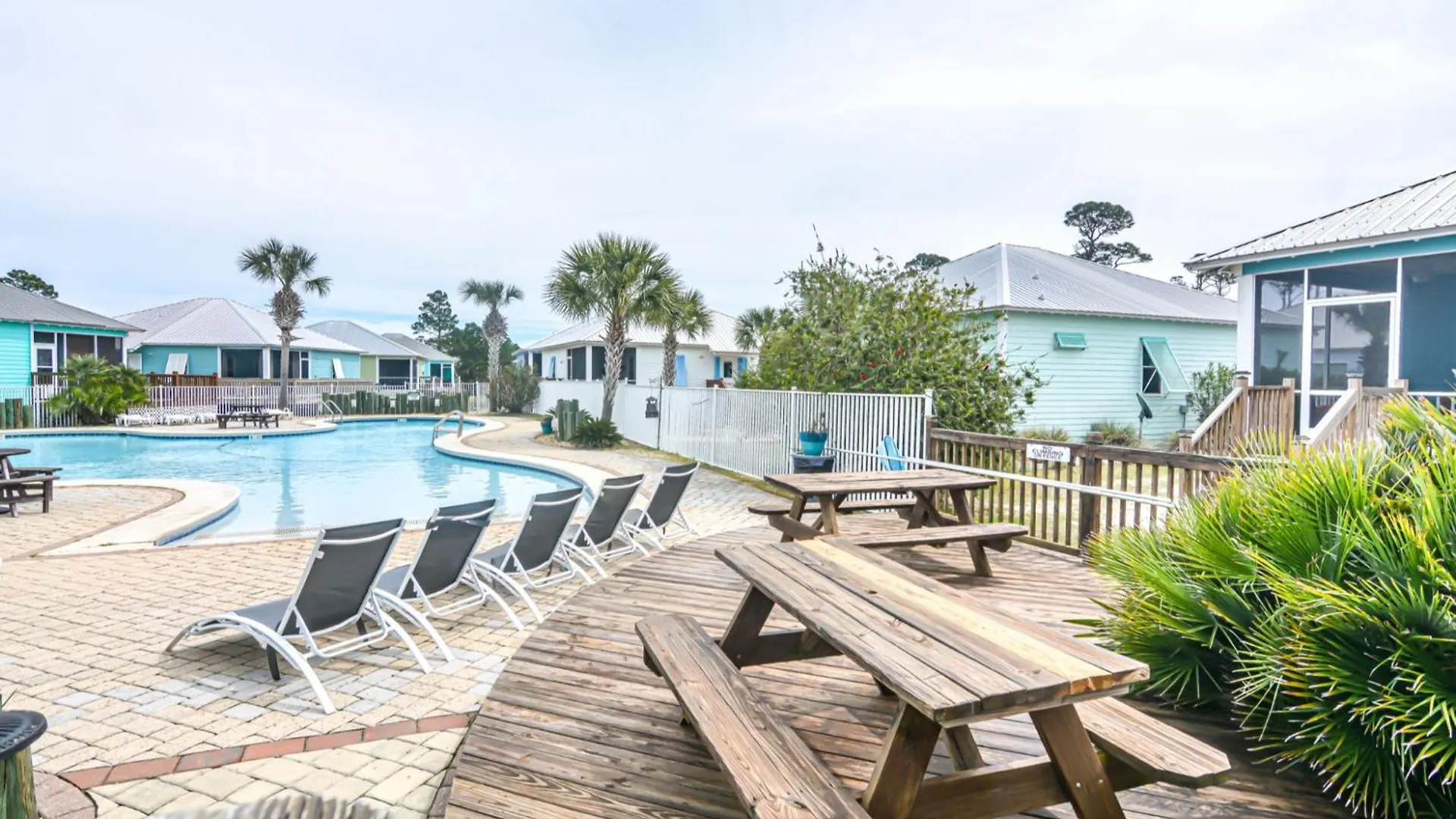 Sunnydaze Pools Ask For Special Holiday home *