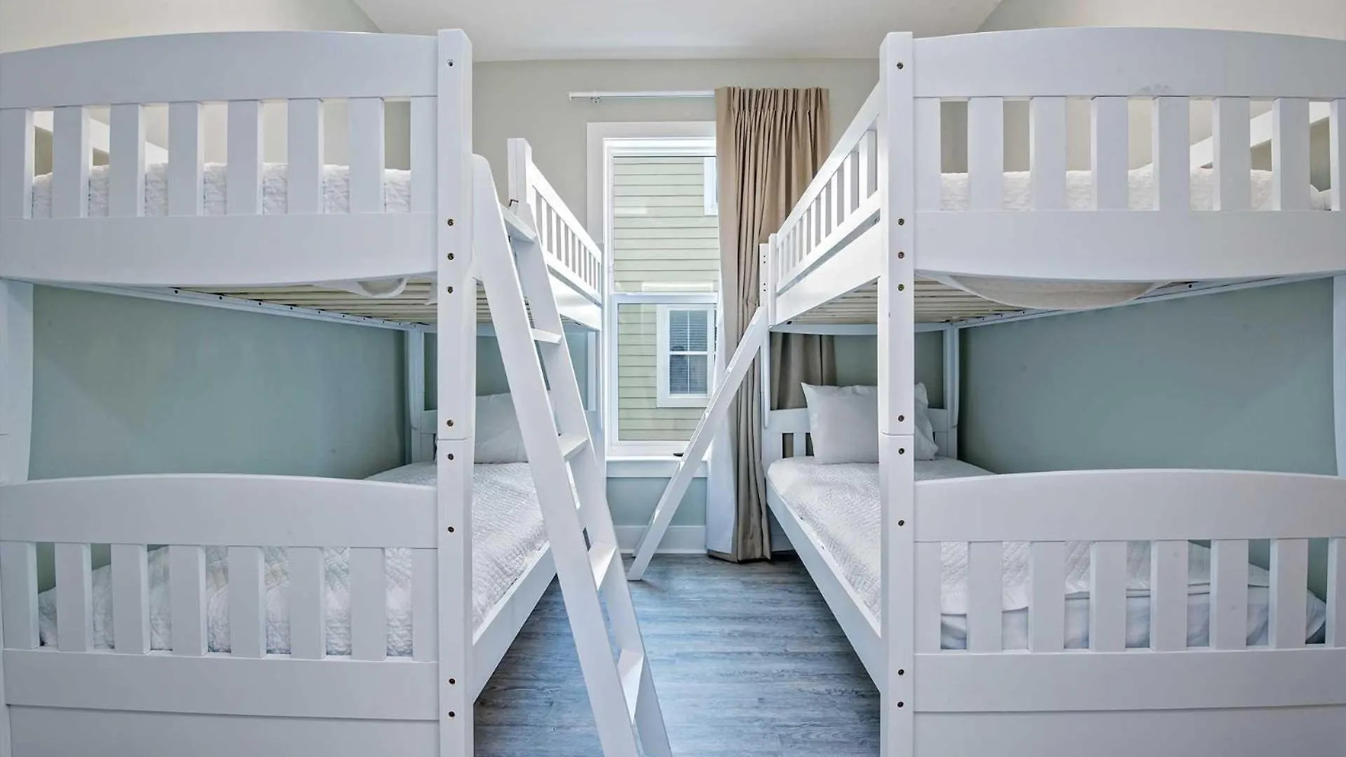 Zeke's Retreat 5 Bedroom Lockout