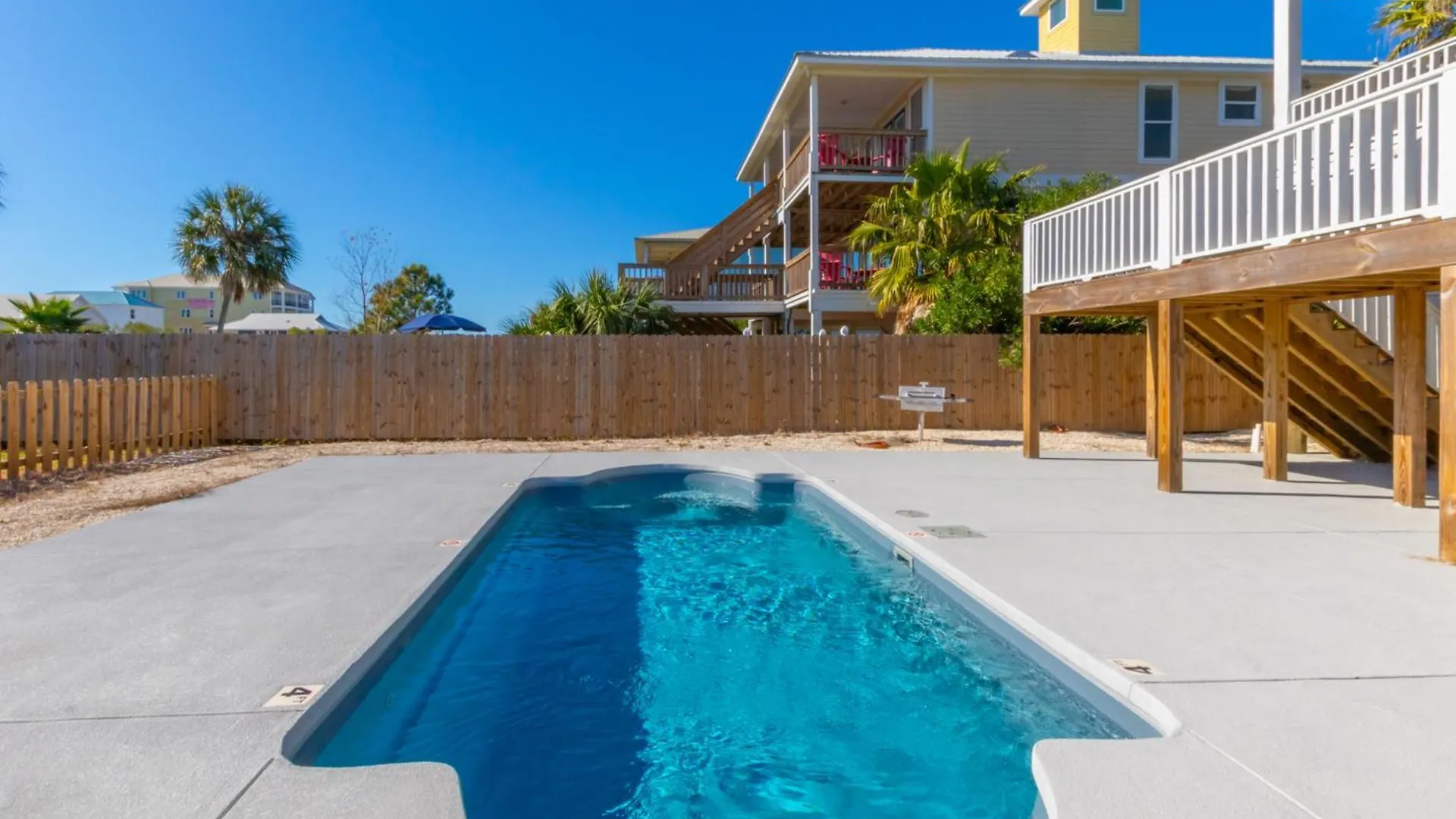 Apartment It's Fox O'clock Somewhere With Private Pool *