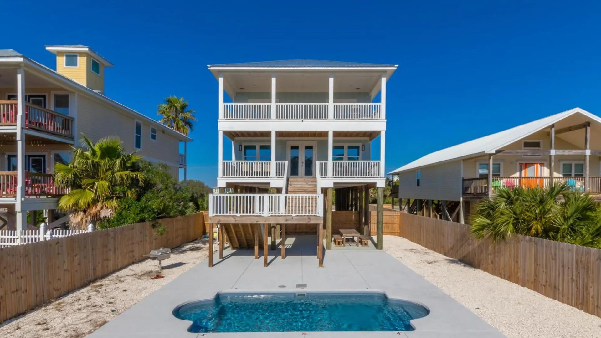 It's Fox O'clock Somewhere With Private Pool Apartment *