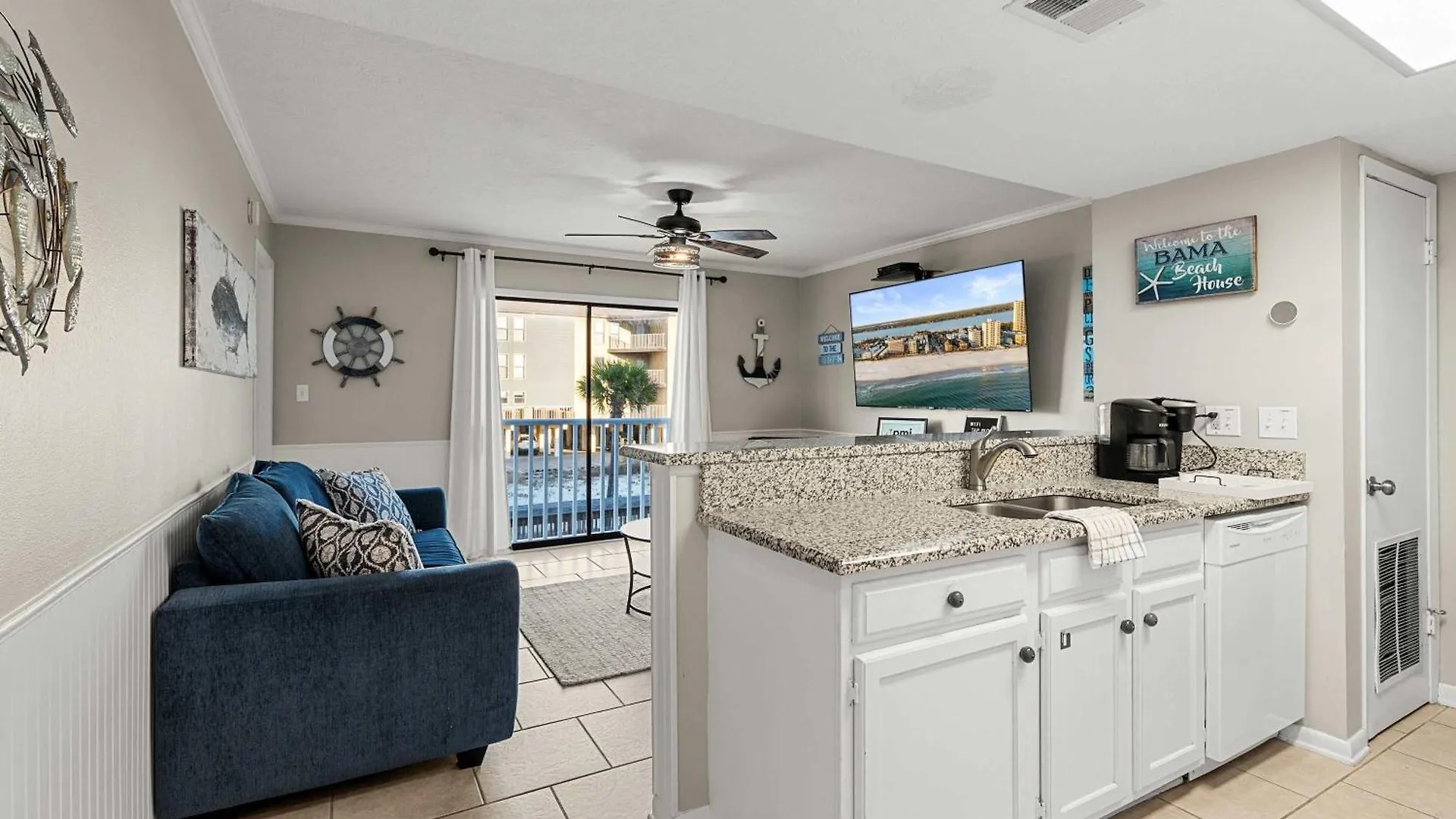 Beachfront - 2 Bedrooms - Big Screen Tv