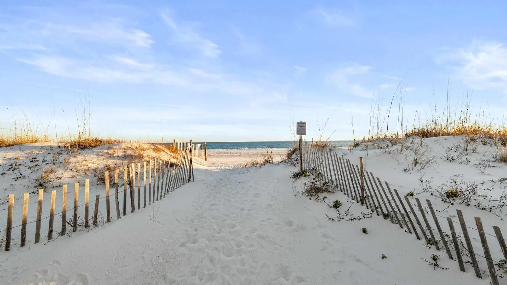 Beachfront - 2 Bedrooms - Big Screen Tv *