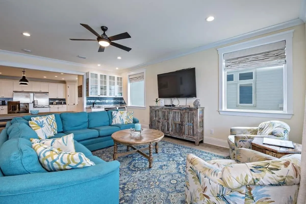 Beachfront 5bed Easybreezy East Holiday home