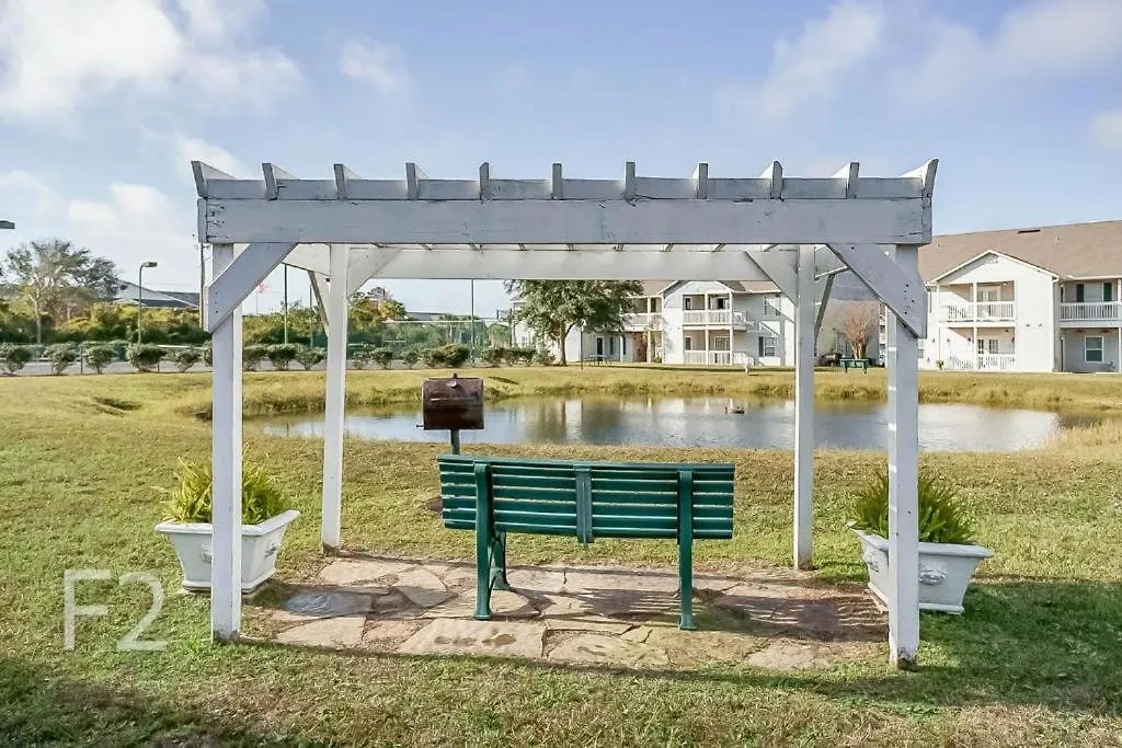 Holiday home Updated, Ground Floor Unit W/ Pool & Gym, Sleeps 6