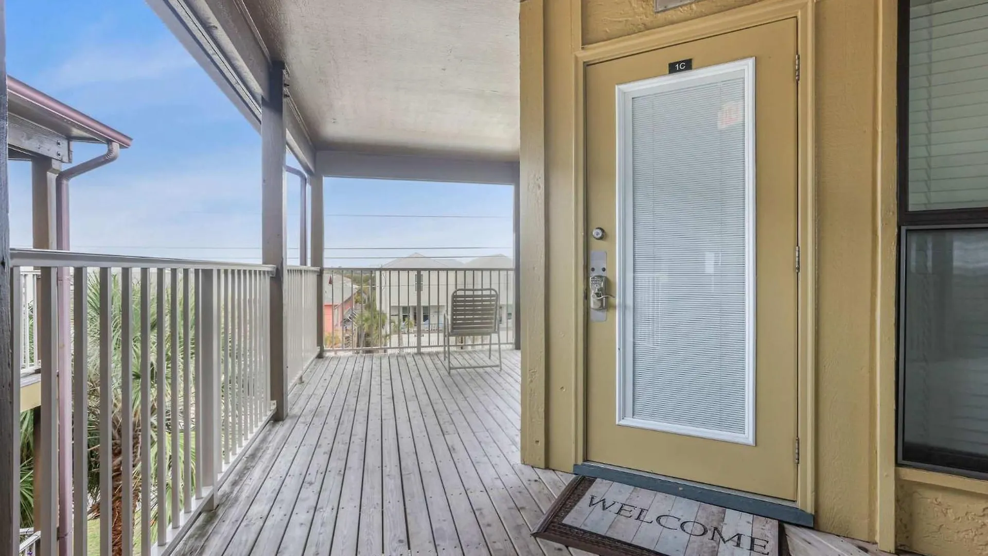 Sandpiper 1c- Stylish Gulf-side Affordable Holiday home