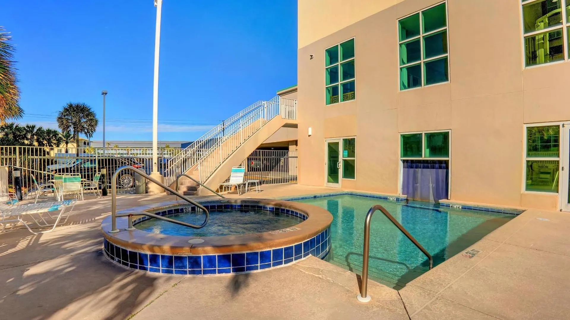 Holiday home Crystal Shores 402