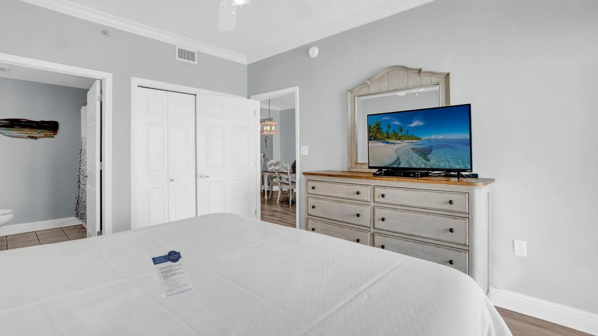 Holiday home Crystal Shores 402