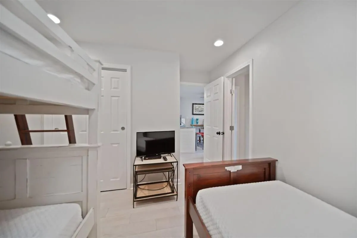 Romar 101 By Current Tides Vacation Holiday home