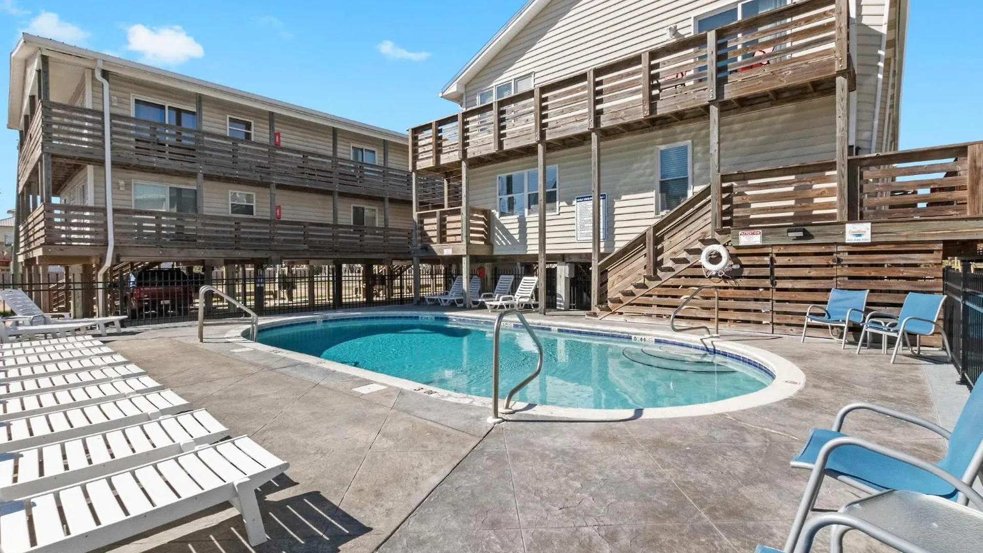 2br Retreat With Pool, Near And The Hangout Apartment