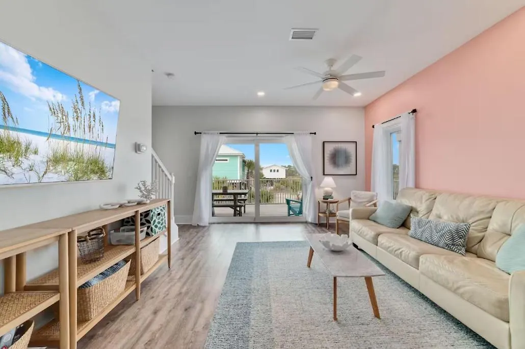 Cozy Girls Summer Getaway! Bungalow W Private Beach! *