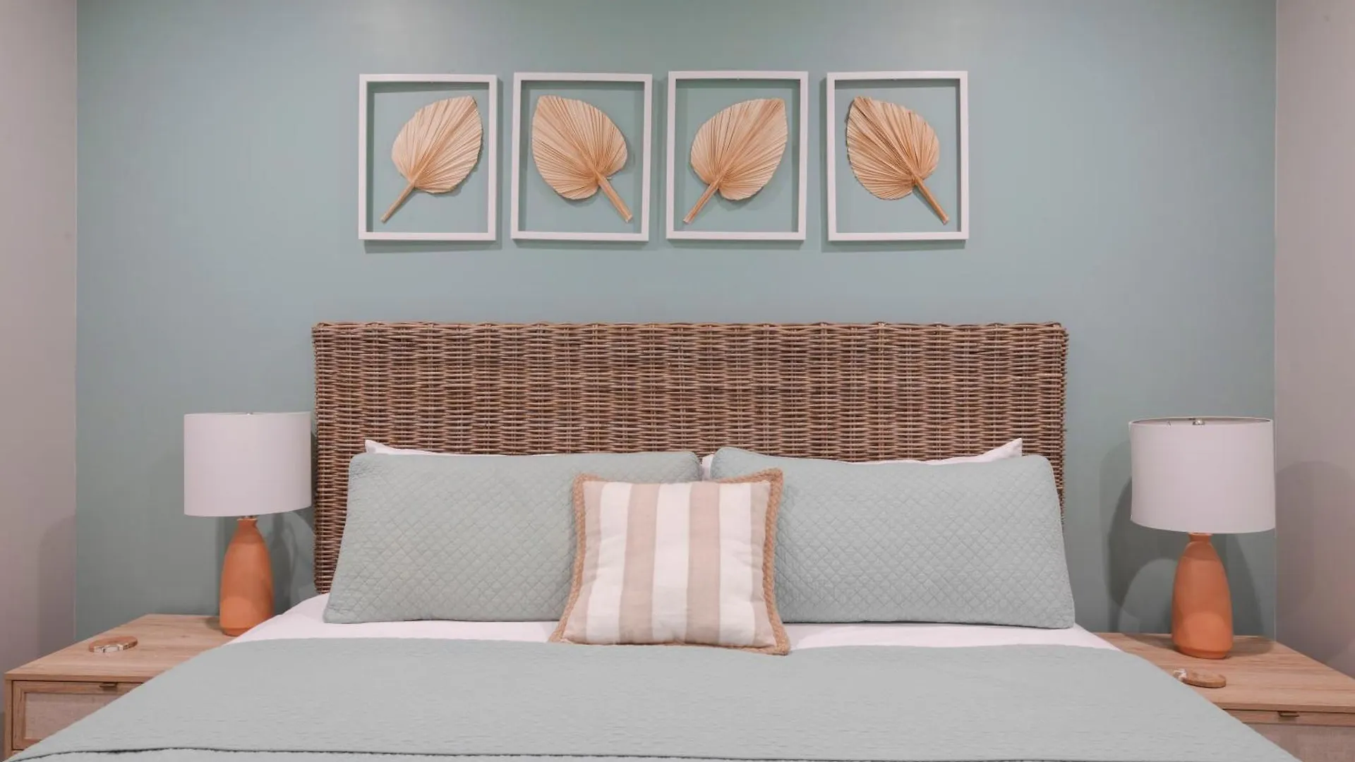 Saltwater Pearl At Pelican Place - Heated Pool & Gulf Views, Across Street Holiday home