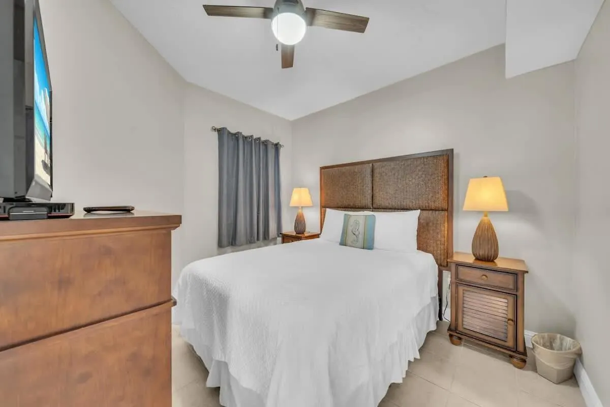 Lighthouse 404 By Current Tides Vacation *