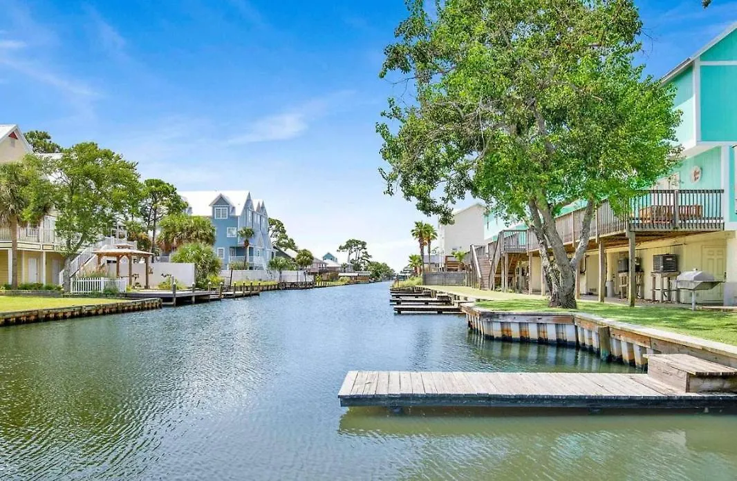 Waterfront - Canal Views - Walk To * Gulf Shores