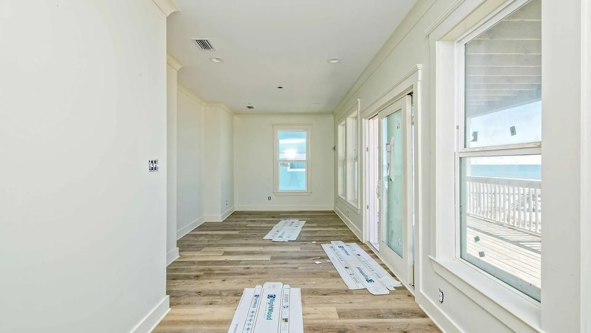 Holiday home Breezy Shores East & West