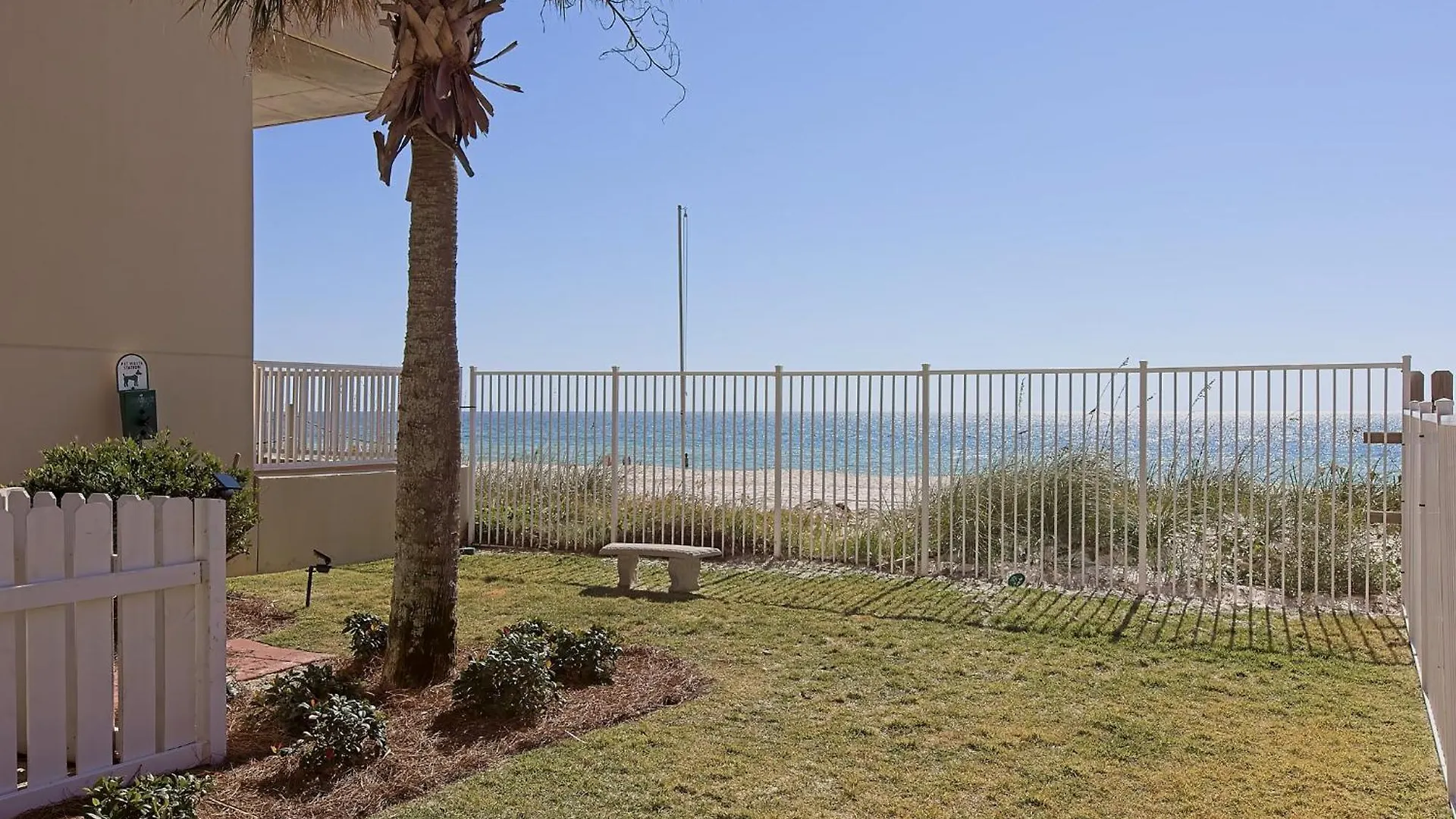 Holiday home Crystal Shores West 501