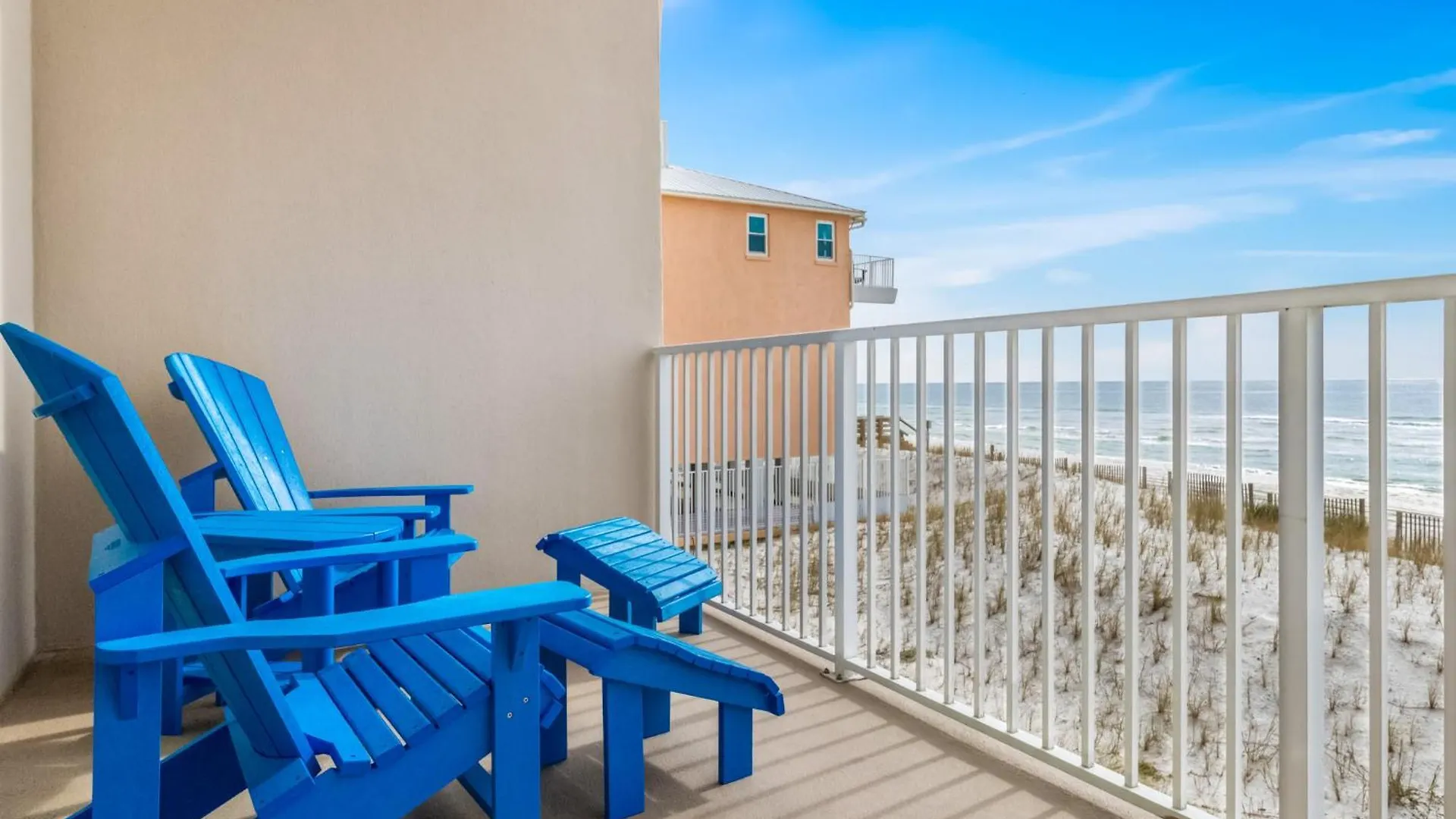 Holiday home Crystal Shores 202