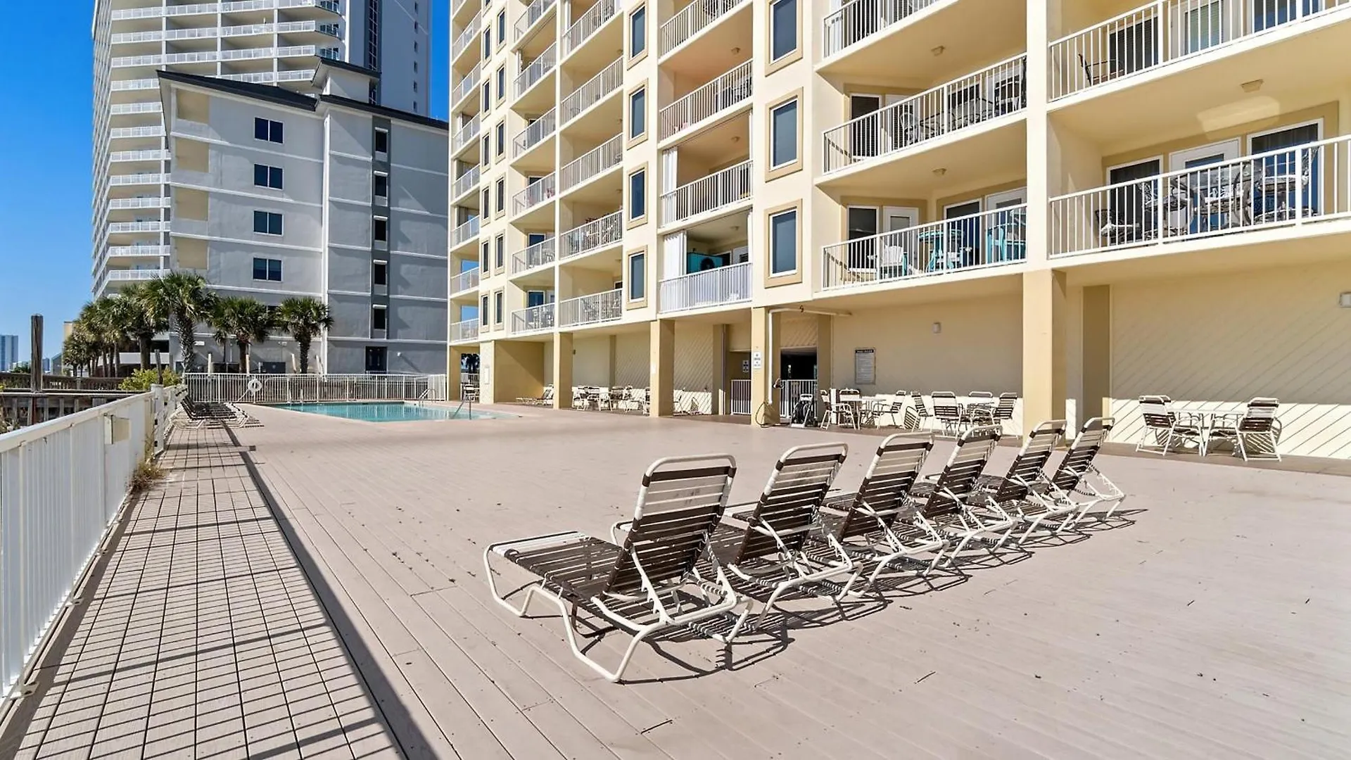 Boardwalk 783 *
