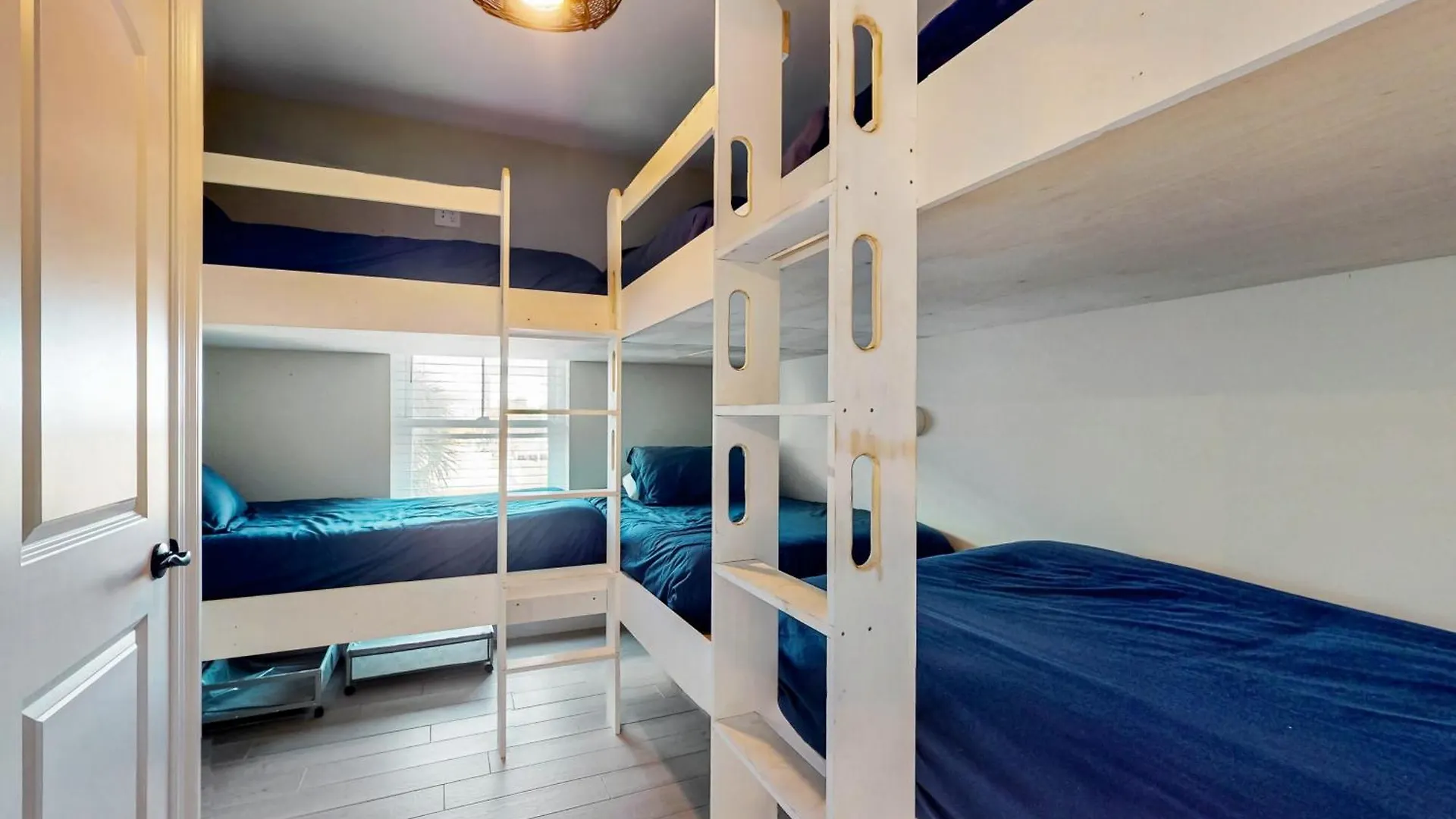 Sandy Pines Holiday home *