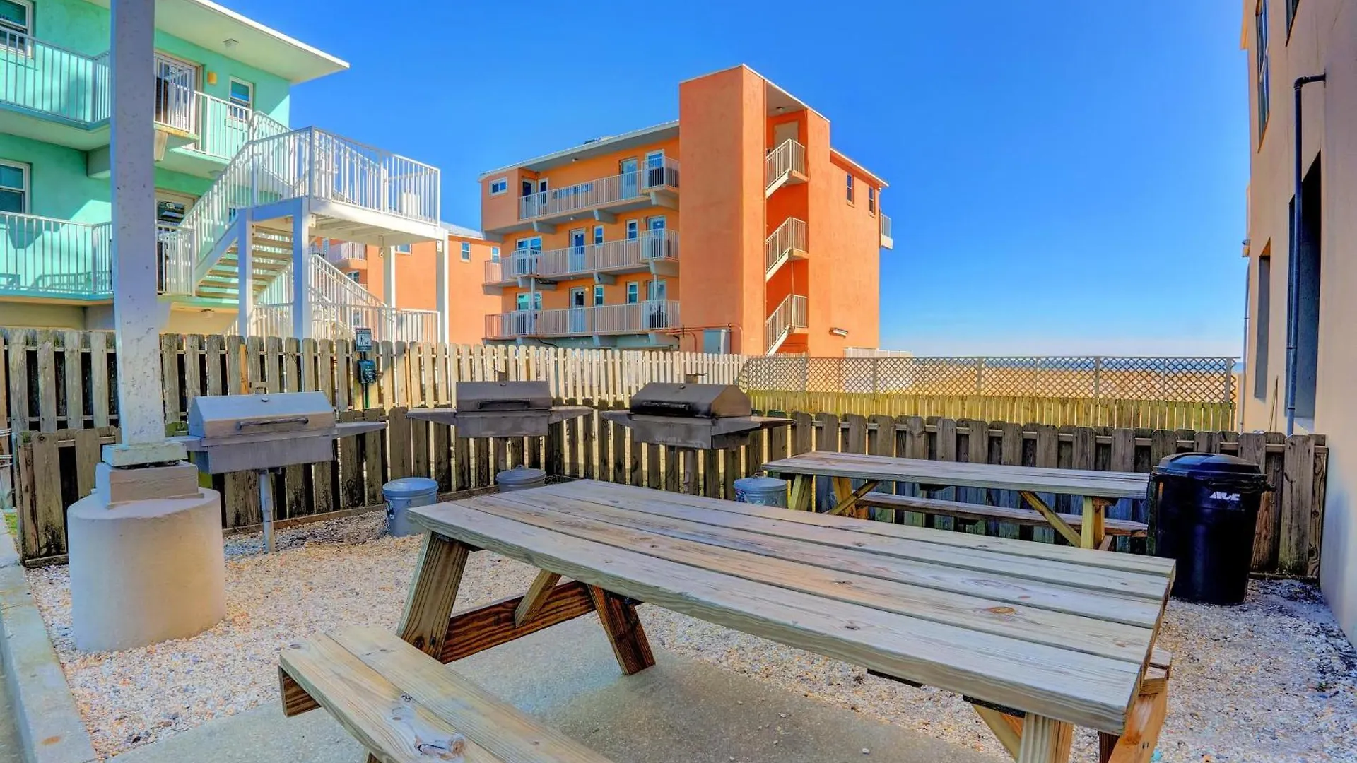 Holiday home Crystal Shores 1403