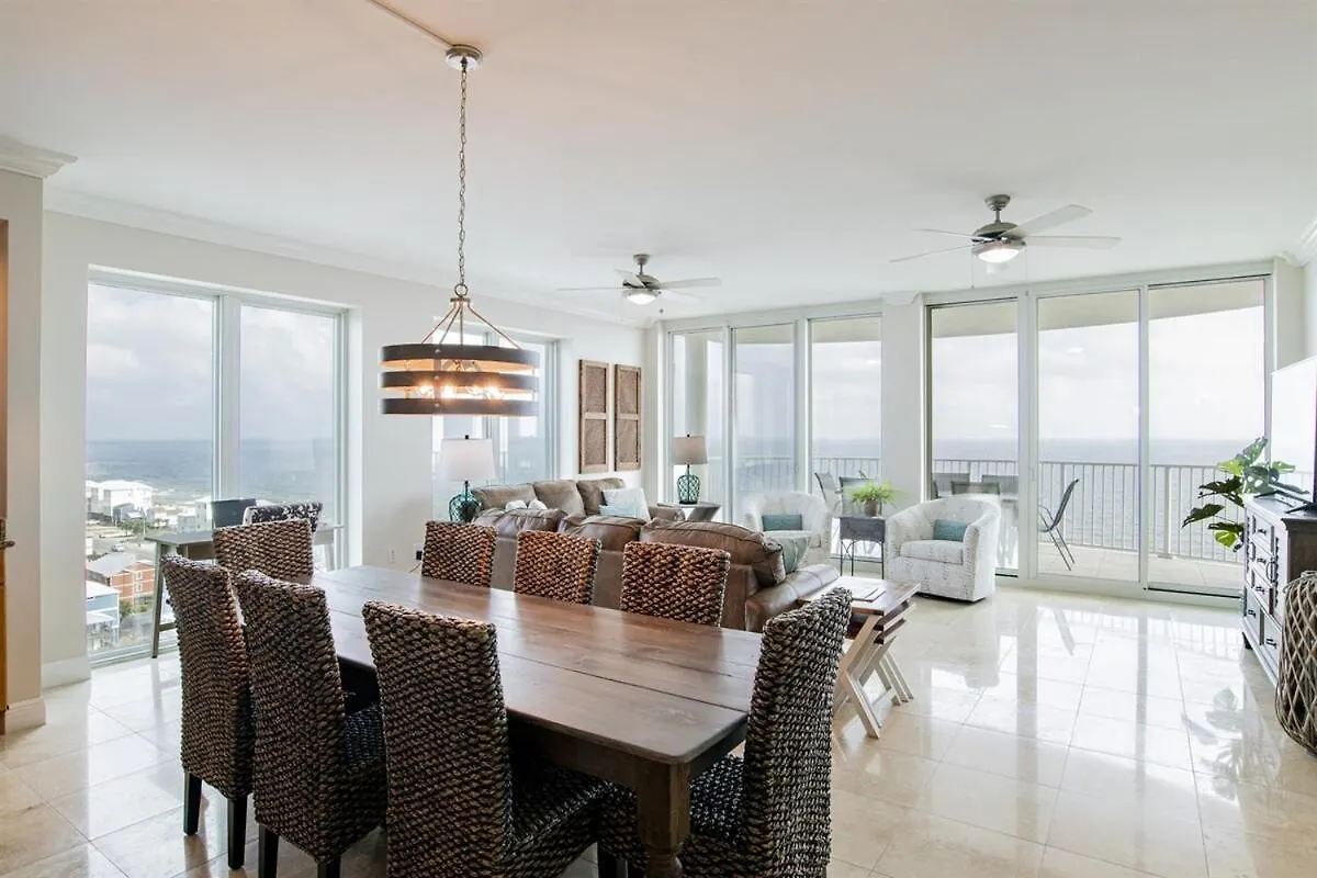 Mustique 1402
