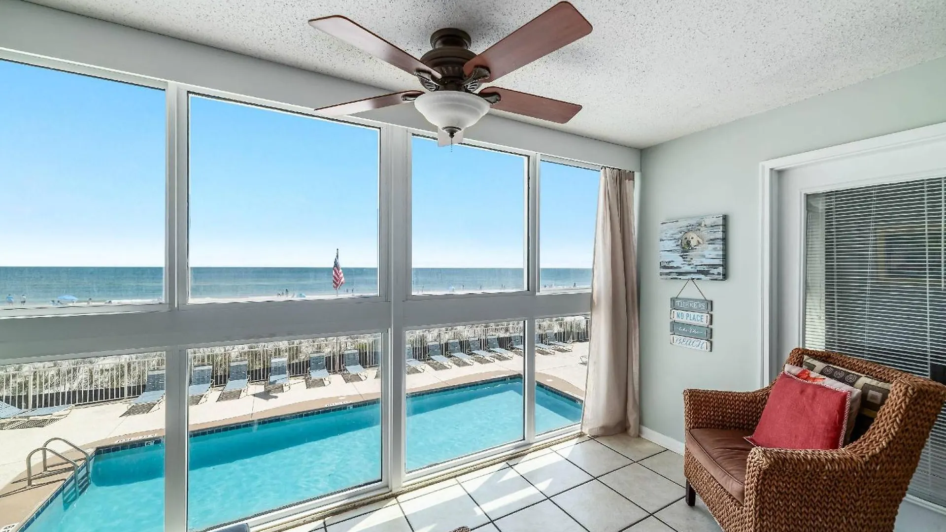Edgewater West 23 *