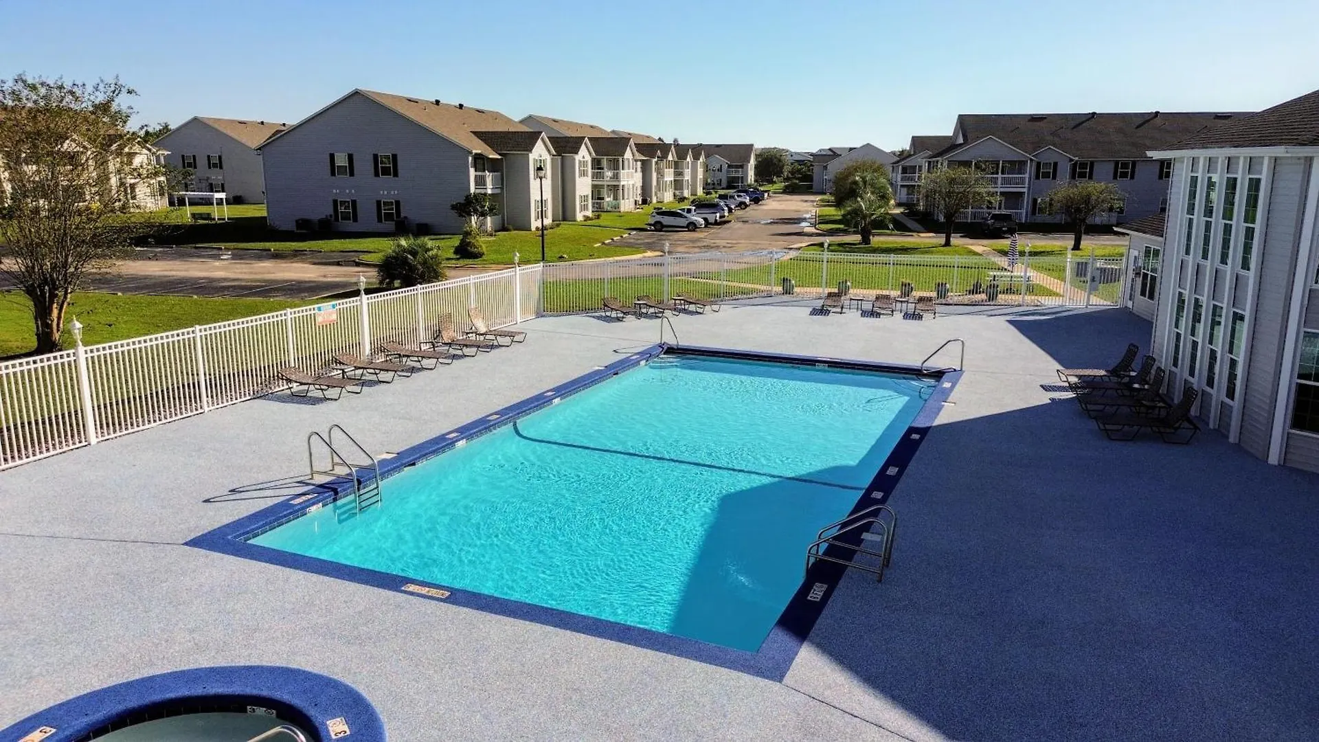 2br/2ba Full W/ Pool & Gym, Sleeps 6 * Gulf Shores