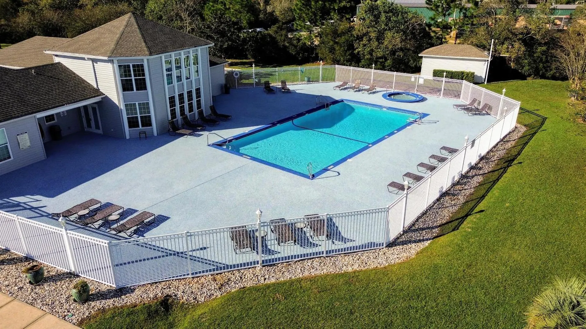 2br/2ba Full W/ Pool & Gym, Sleeps 6
