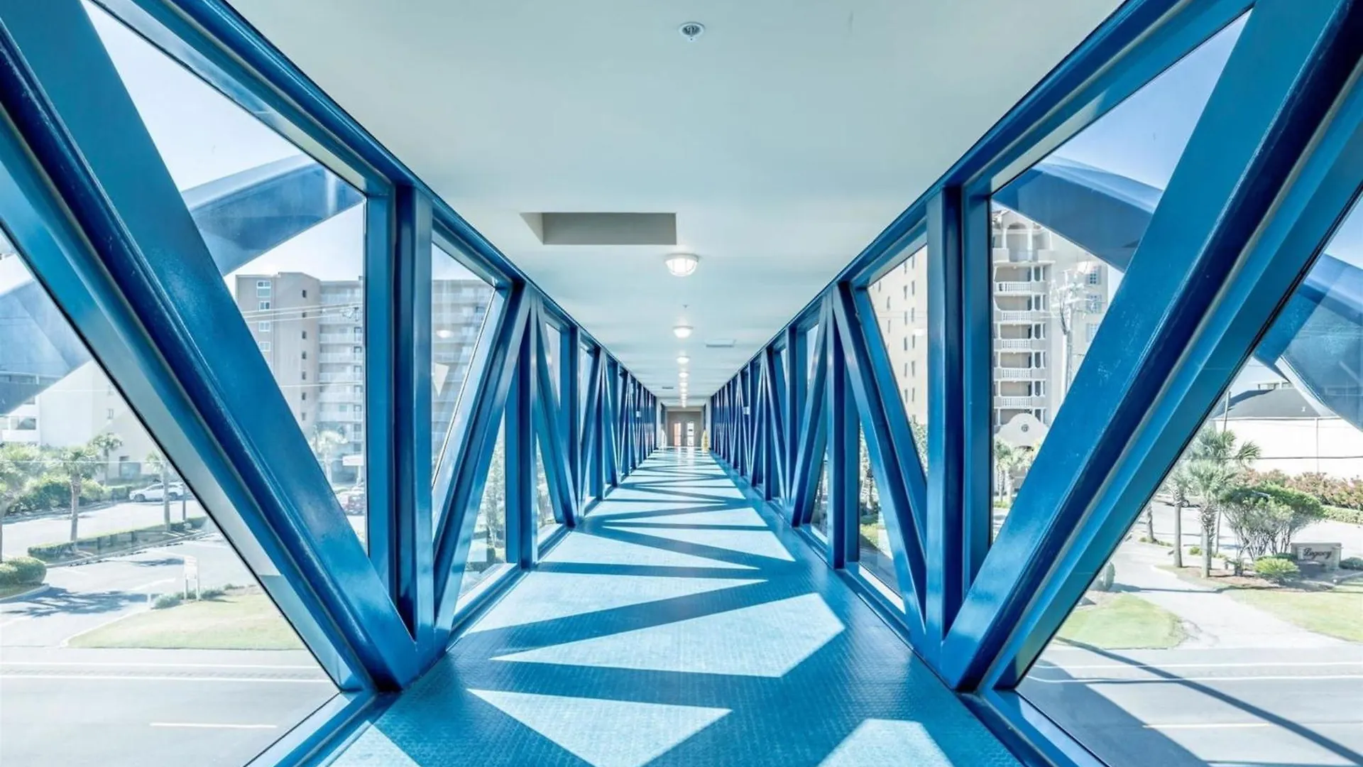 Apartment Crystal Tower 1501