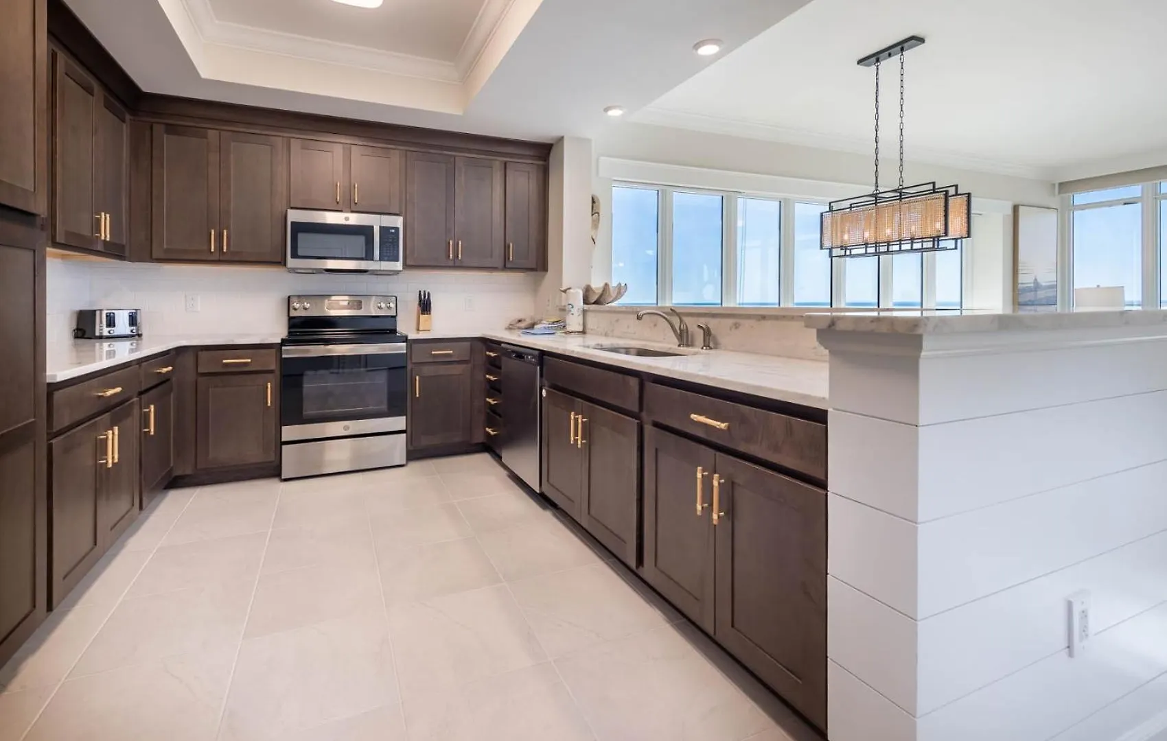 Phoenix Gulf Towers 2104 Apartment