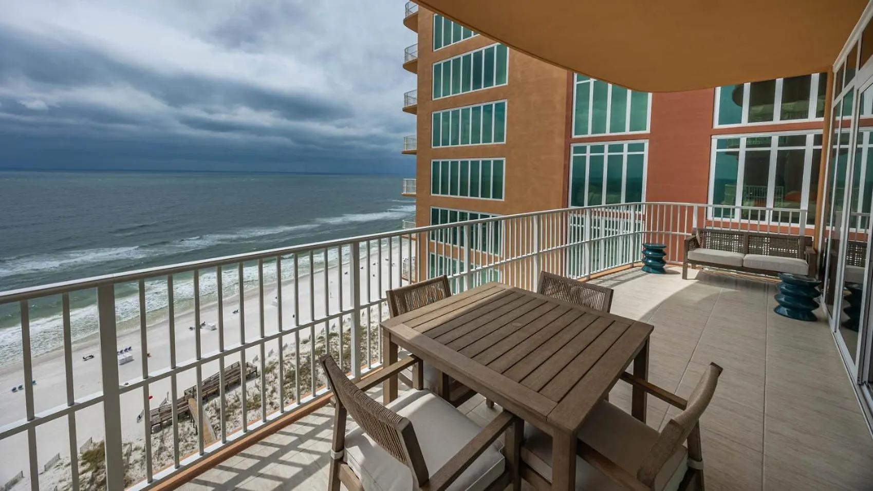 Phoenix Gulf Towers 1505 Apartment
