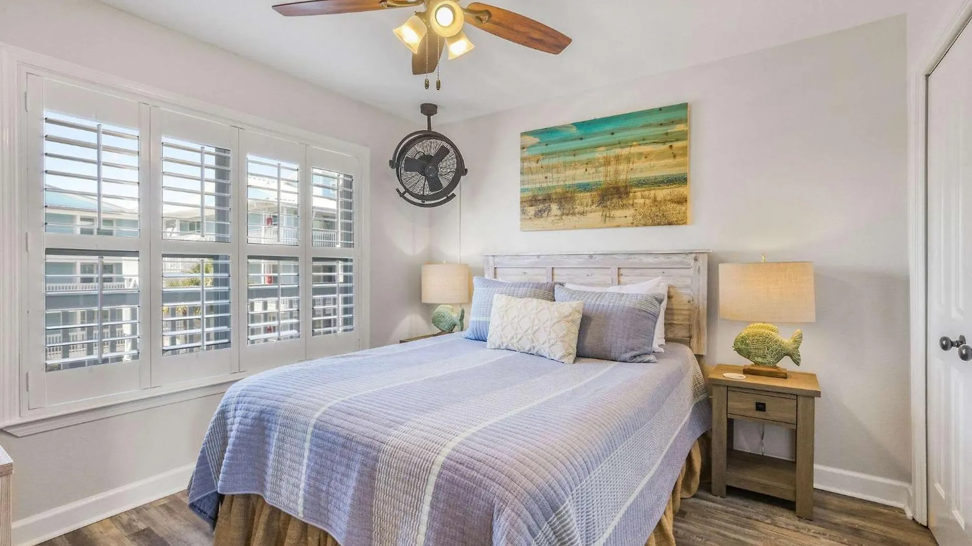 Holiday home Lagoon Landing 202- Beautifully Decorated With Balcony & Pool Steps To & Lagoon Gulf Shores