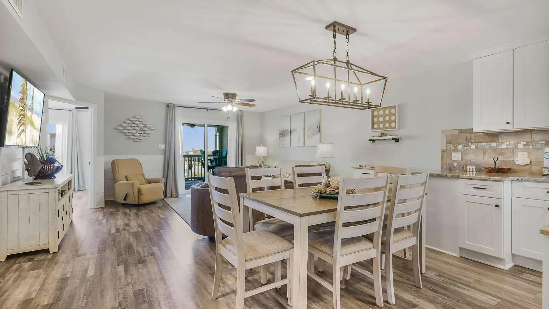 Lagoon Landing 202- Beautifully Decorated With Balcony & Pool Steps To & Lagoon Gulf Shores