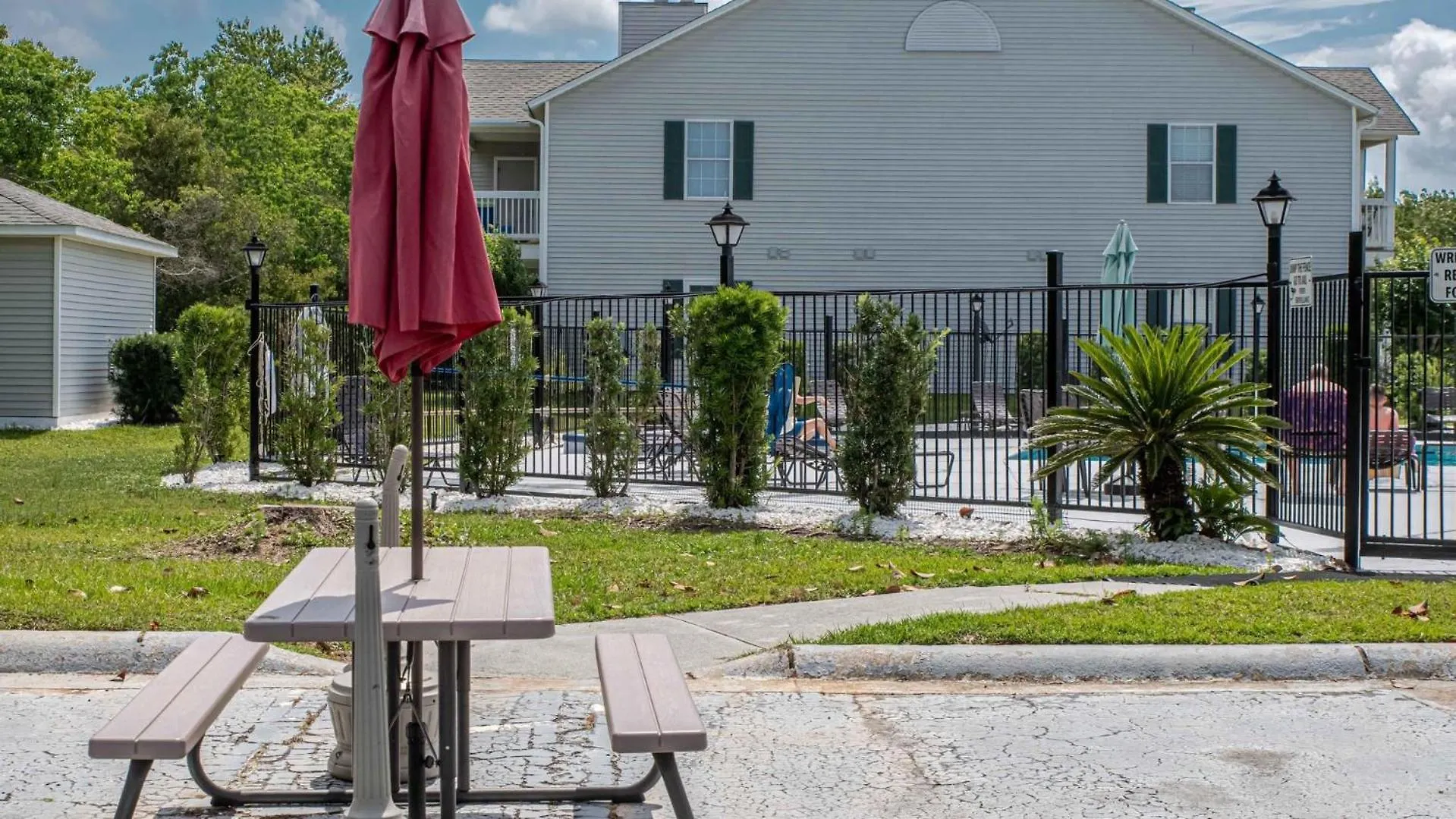 2br/2ba Full W/ Pool & Gym, Sleeps 6 Holiday home *