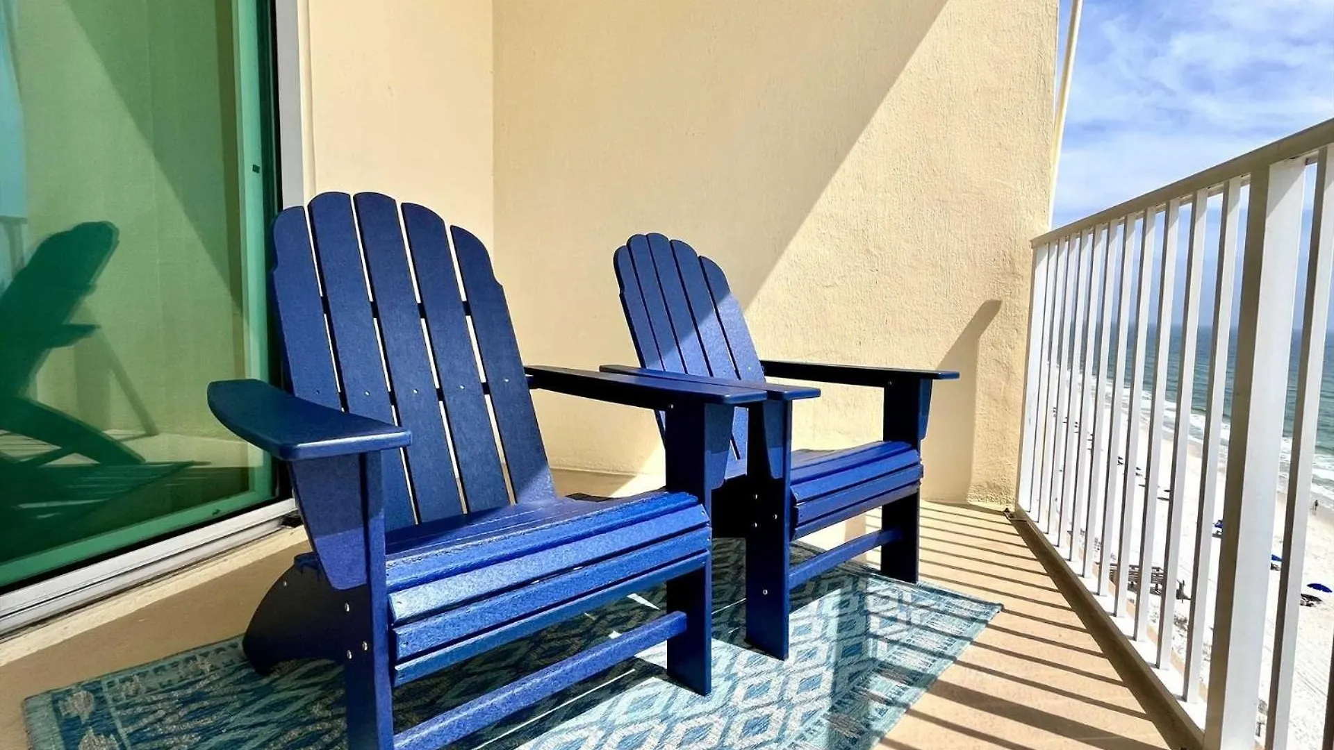 Apartment Crystal Shores1006