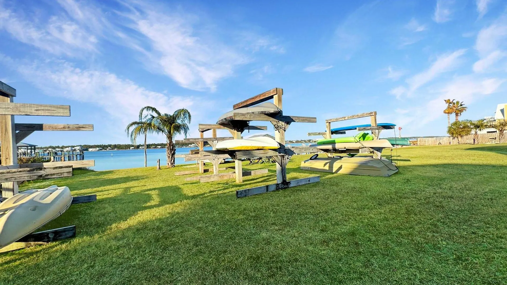 Lagoon & Access - Boat Launch Pool With Free Activities