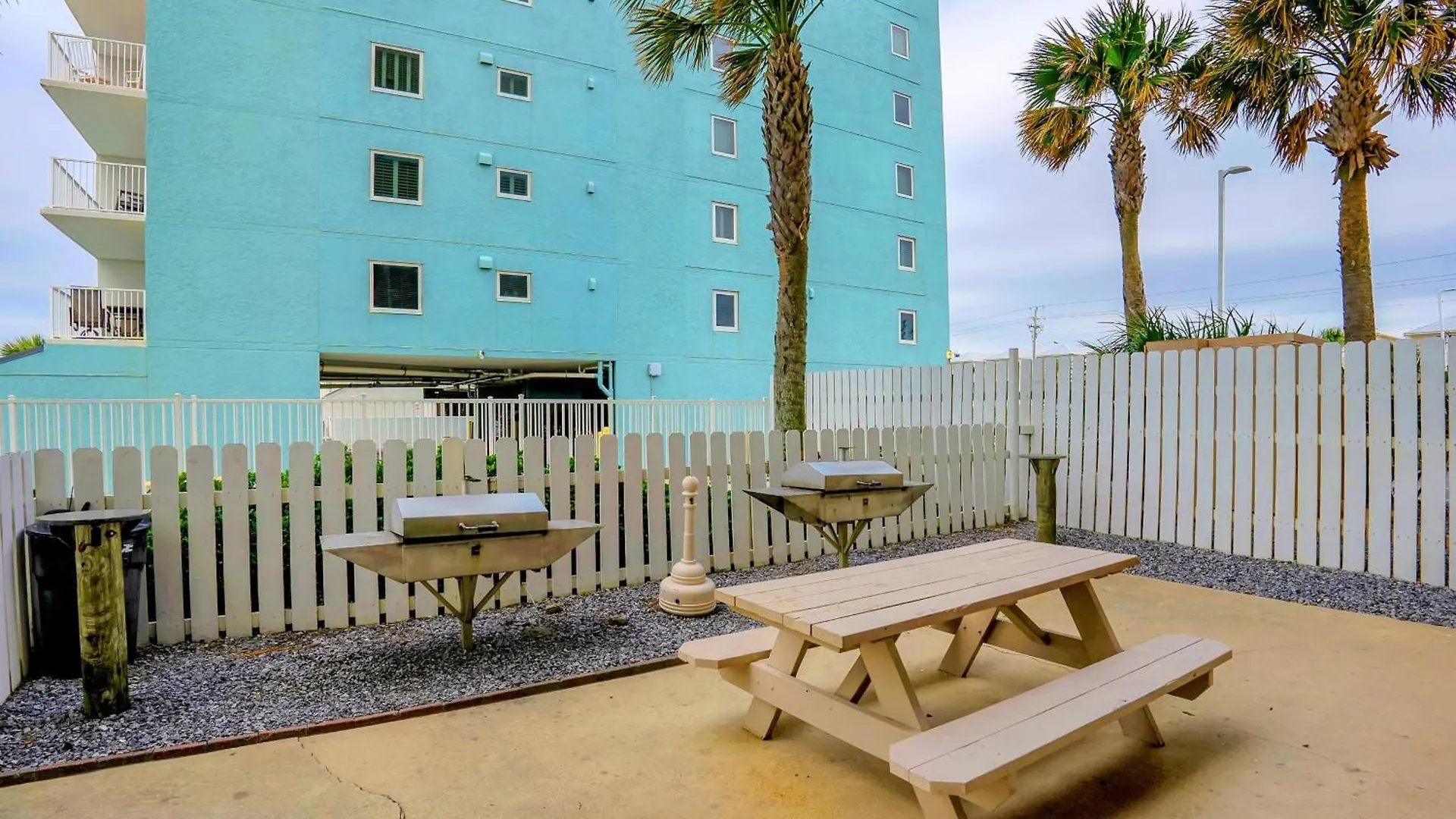 Crystal Shores West 706 By Liquid Life Apartment
