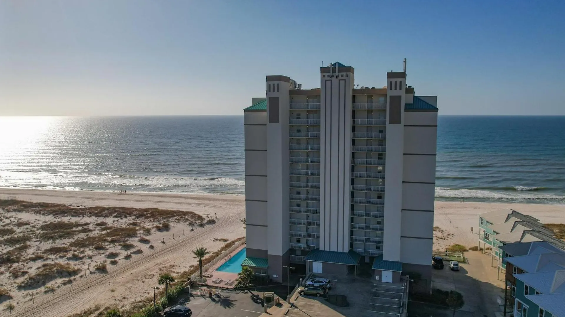 Royal Palms 907