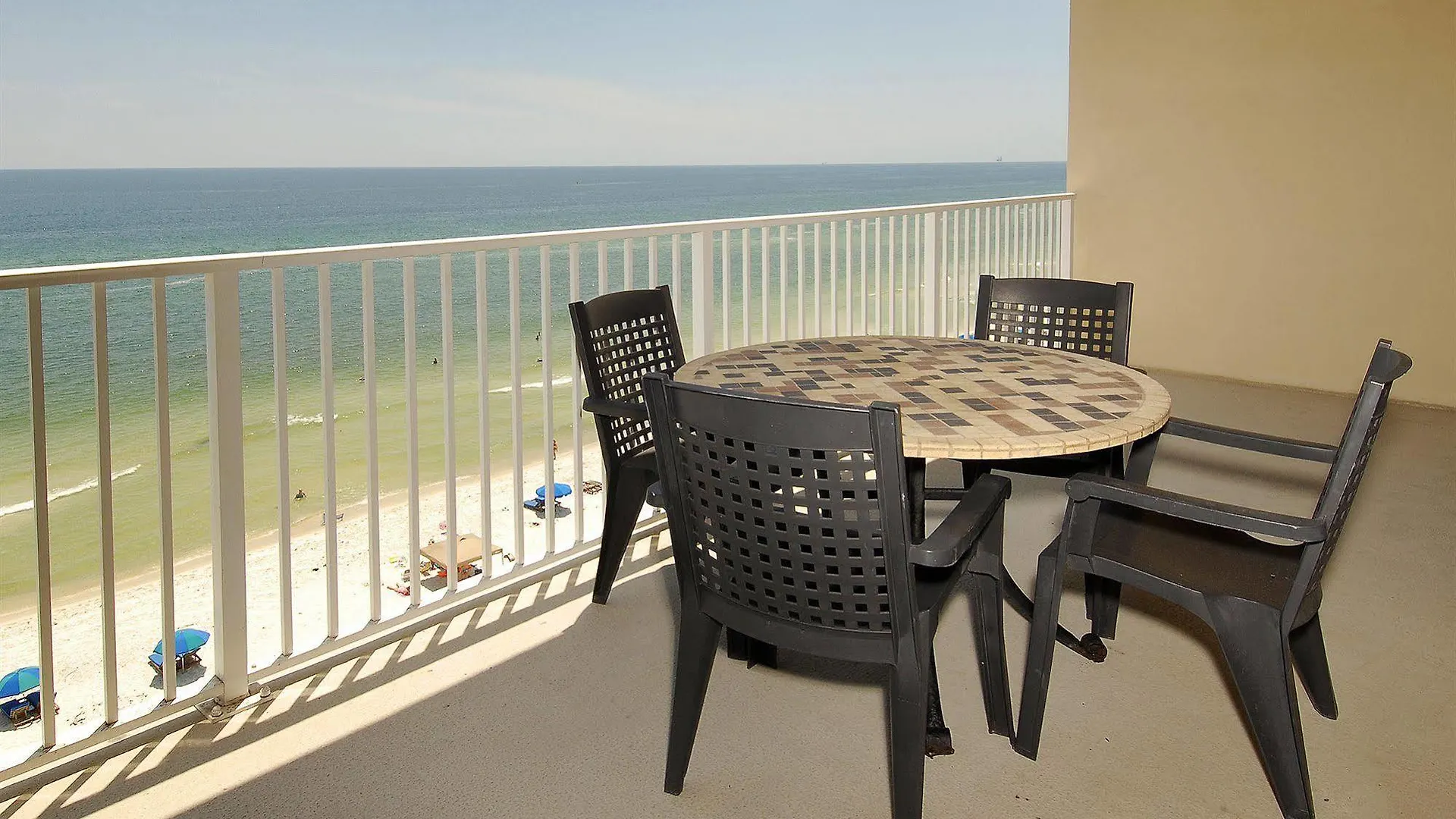 Aparthotel Crystal Shores West 202