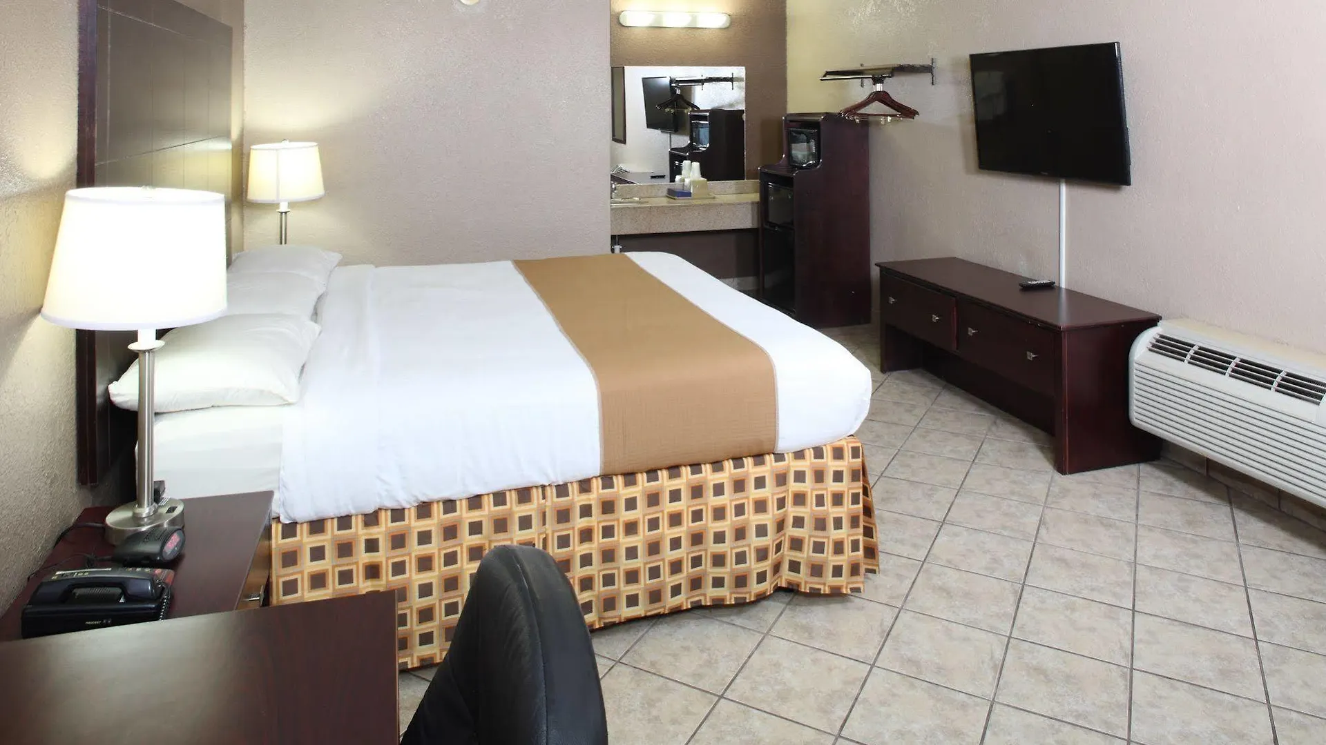 Beachside Hotel 3*
