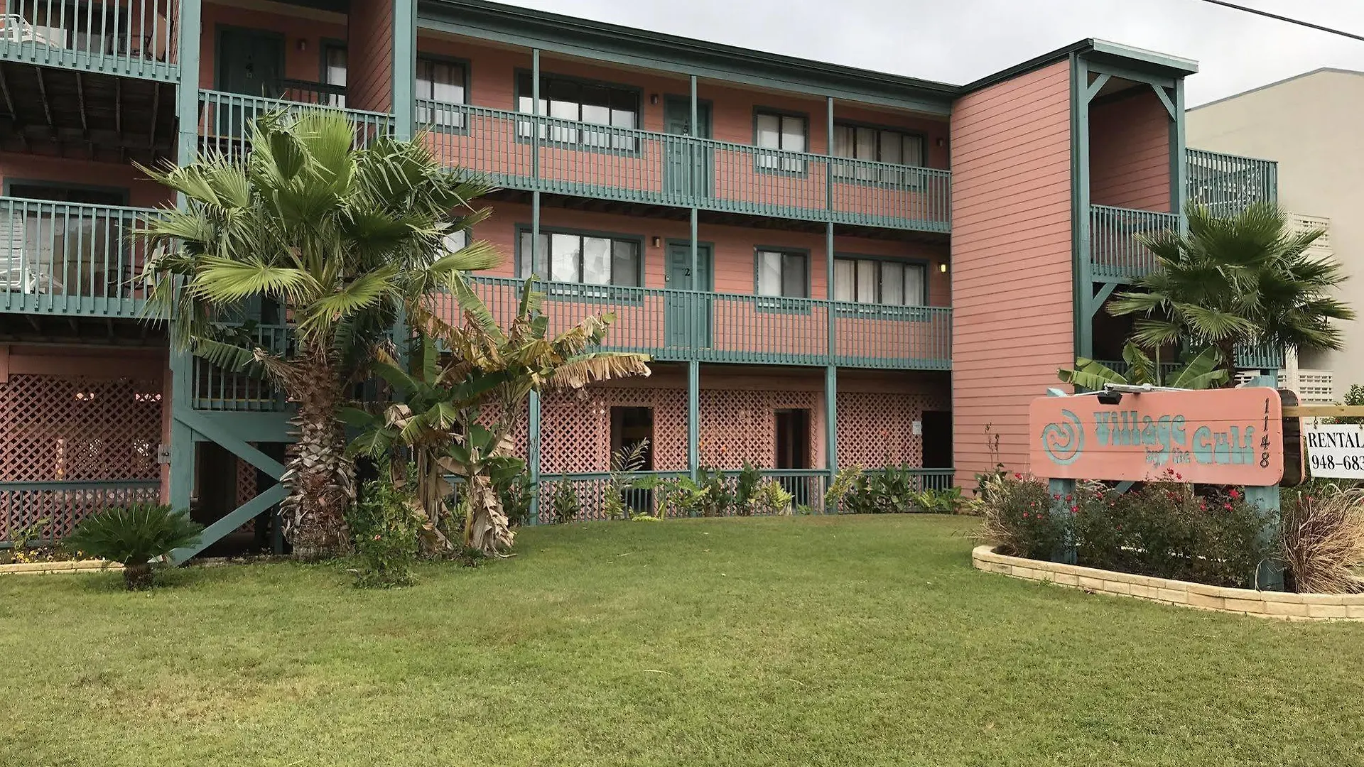 Village By The Gulf 3*